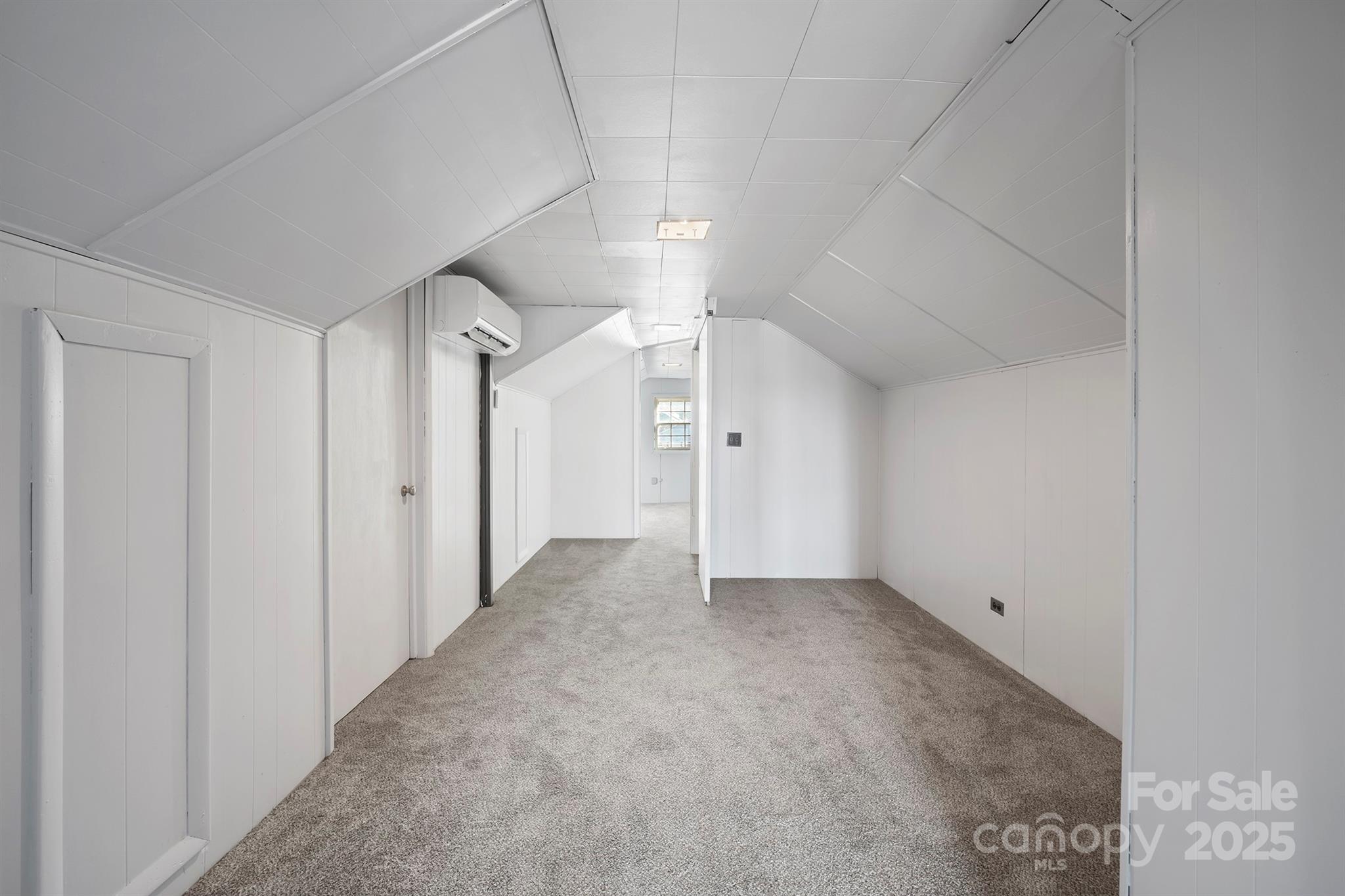 112 Bleynat Street Property Photo 30