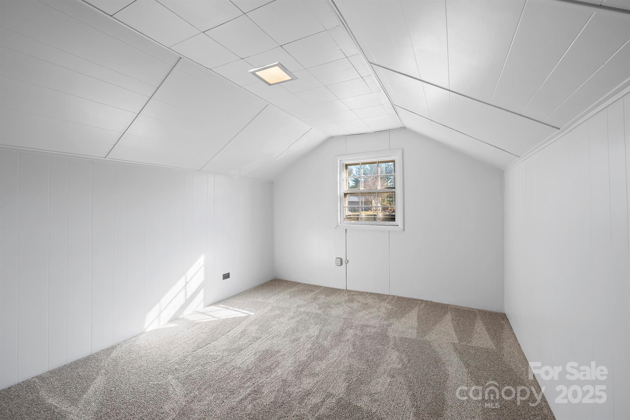 112 Bleynat Street Property Photo 34