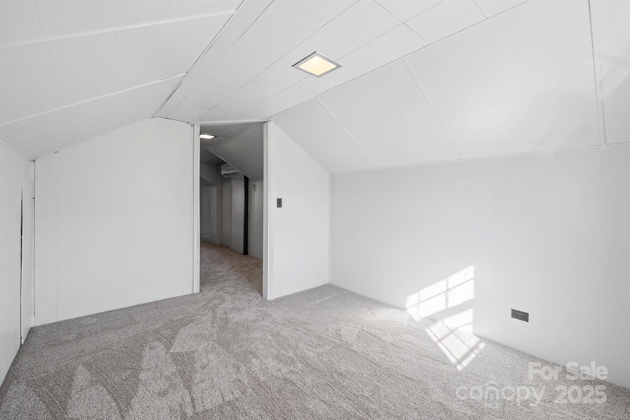 112 Bleynat Street Property Photo 35