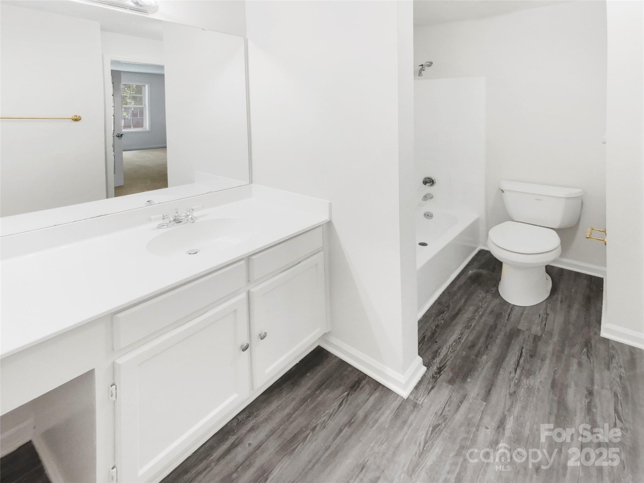 6003 Treetop Court Property Photo 6
