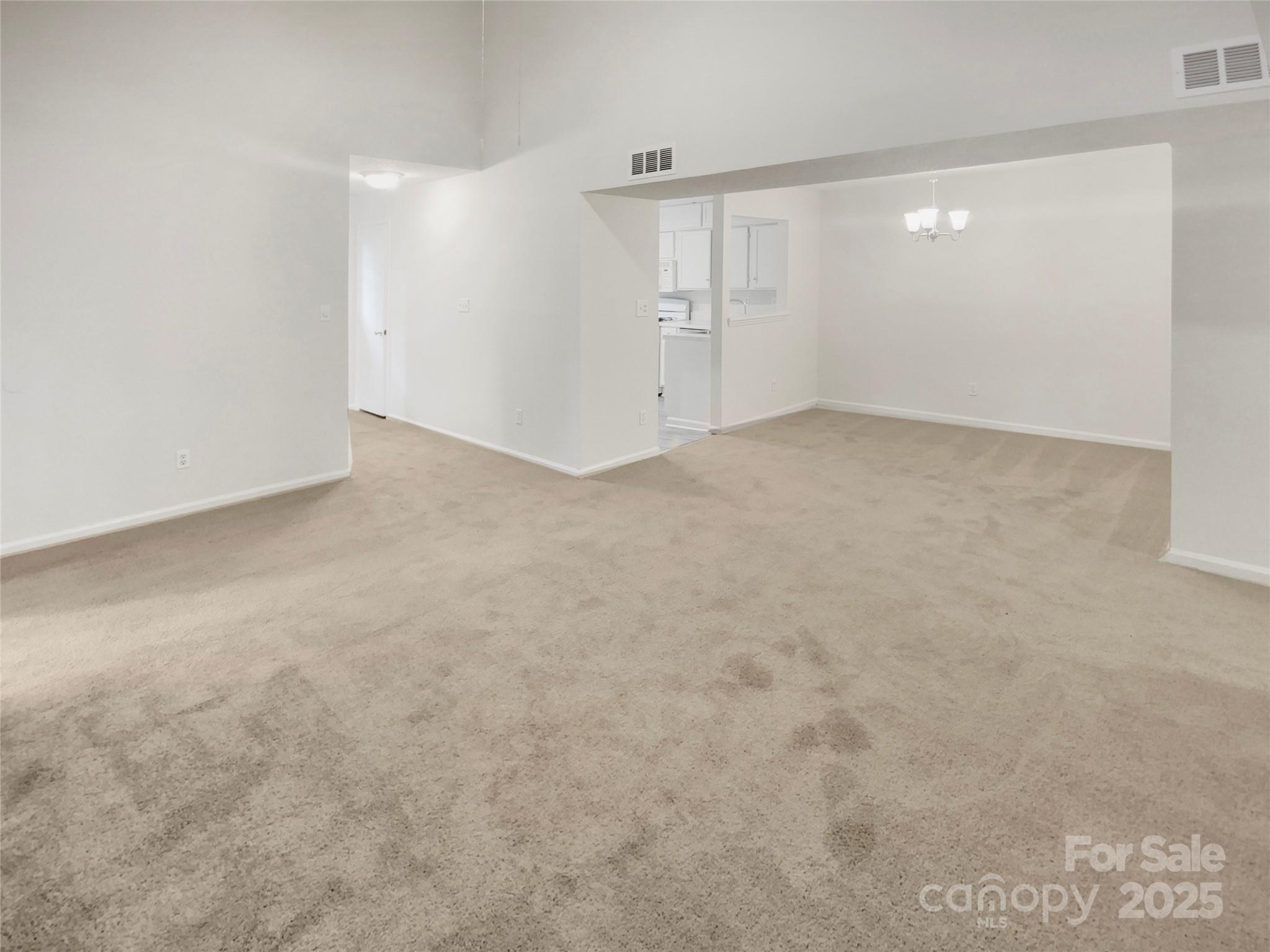 6003 Treetop Court Property Photo 7
