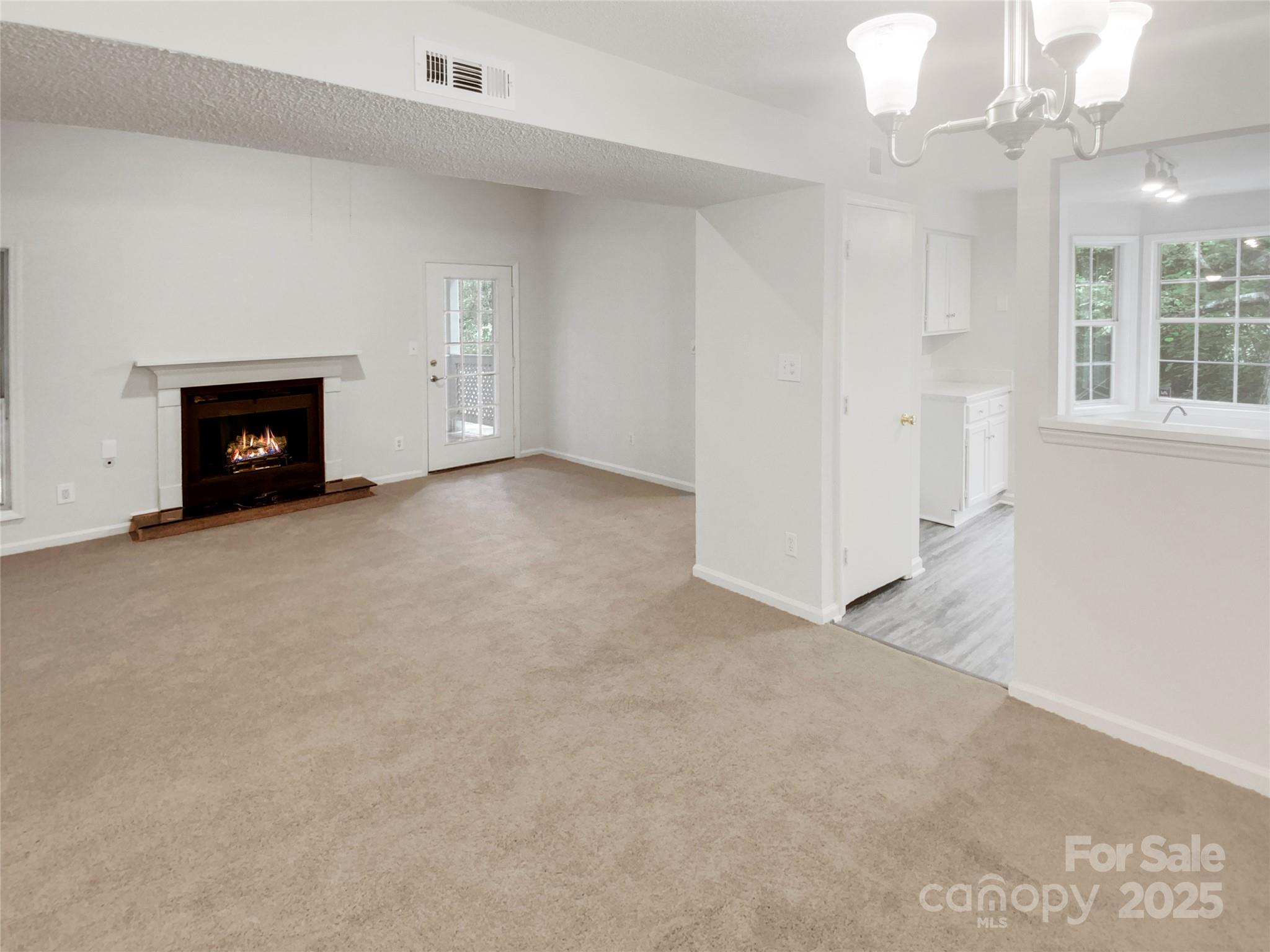 6003 Treetop Court Property Photo 8