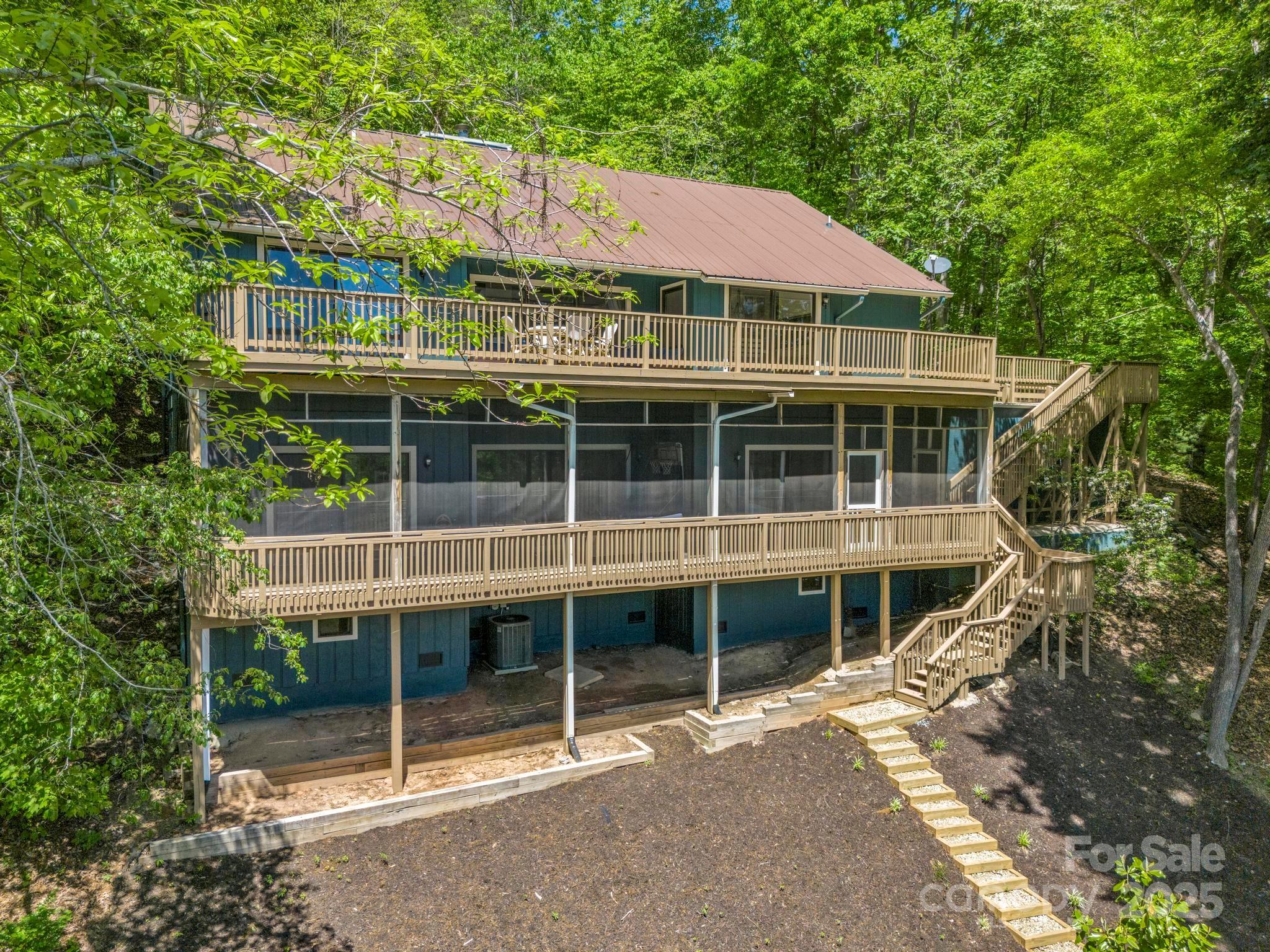255 Gateway Drive Property Photo 1