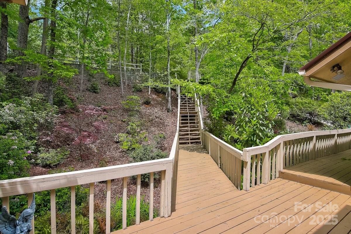 255 Gateway Drive Property Photo 6