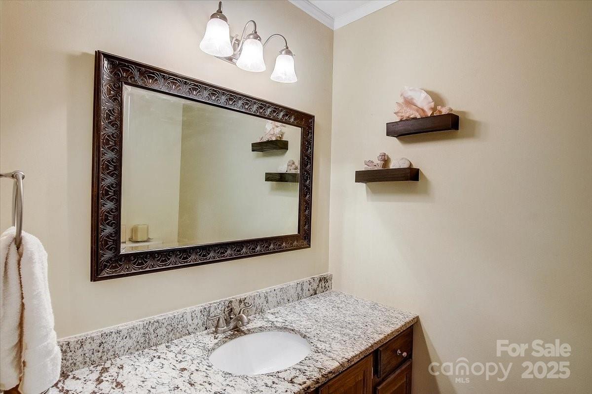 255 Gateway Drive Property Photo 10