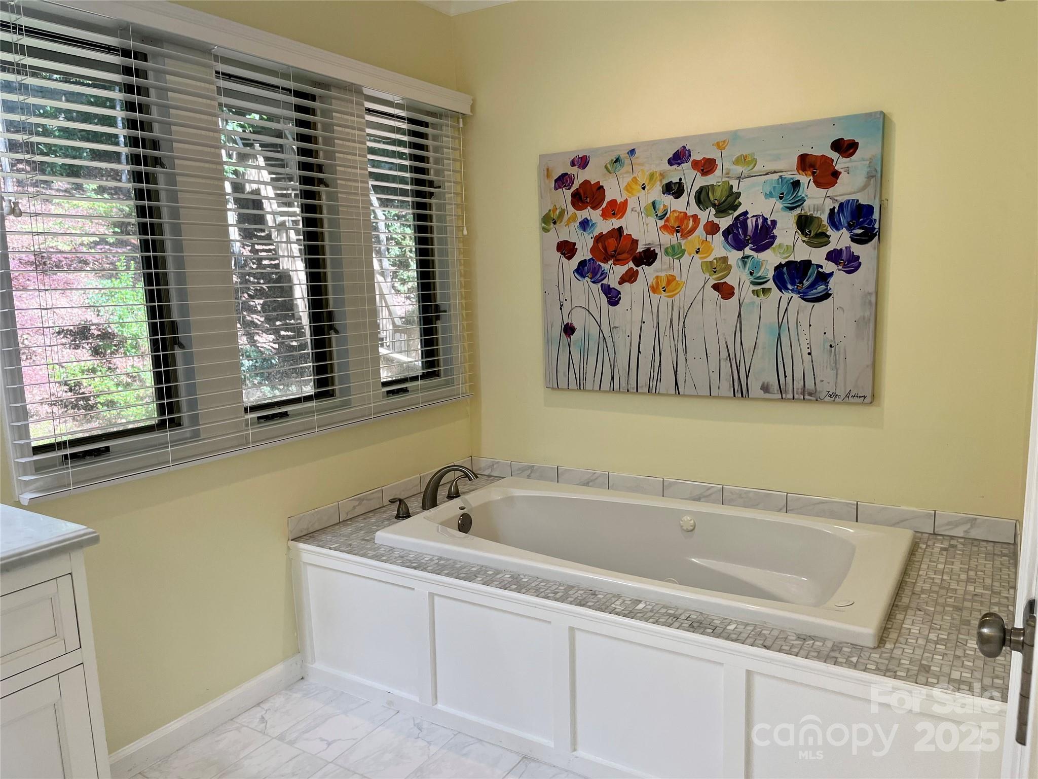 255 Gateway Drive Property Photo 18