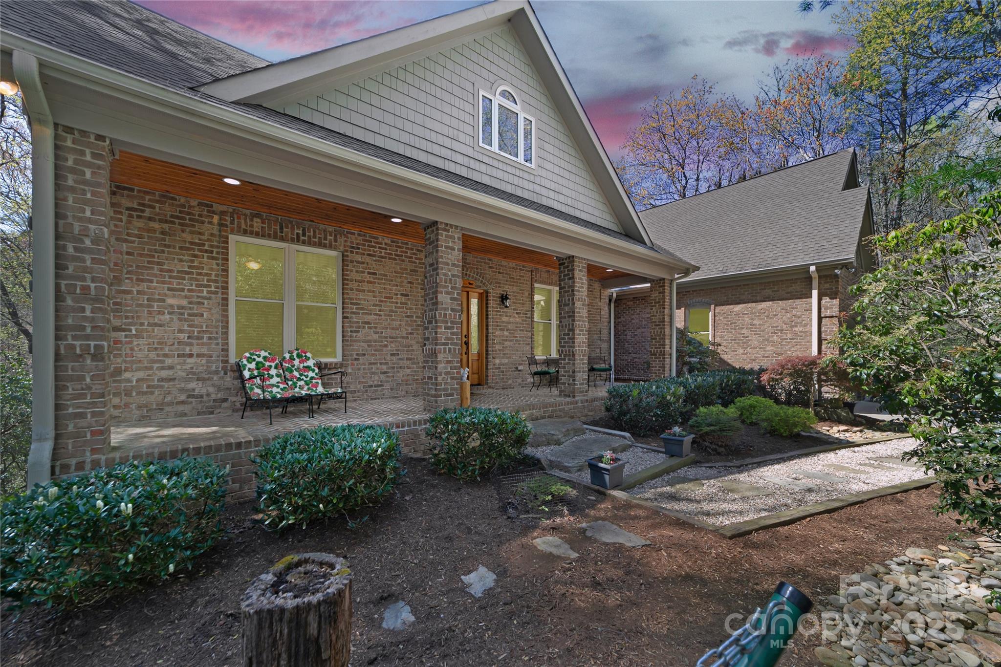 986 Salola Lane L32/u04 Property Photo 2