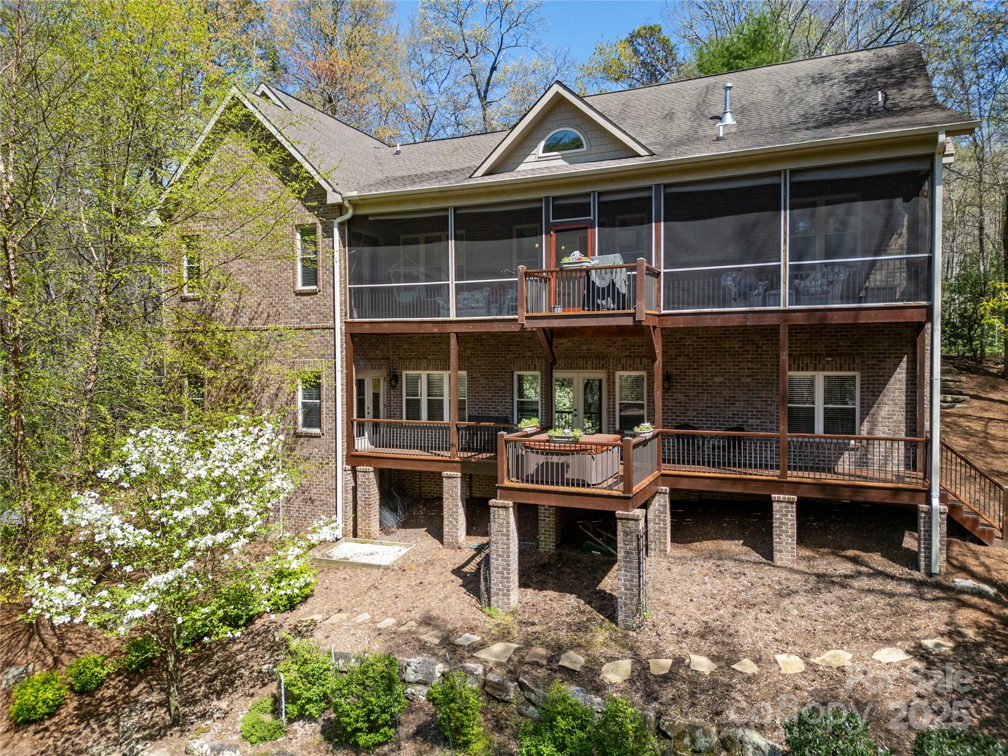 986 Salola Lane L32/u04 Property Photo 3