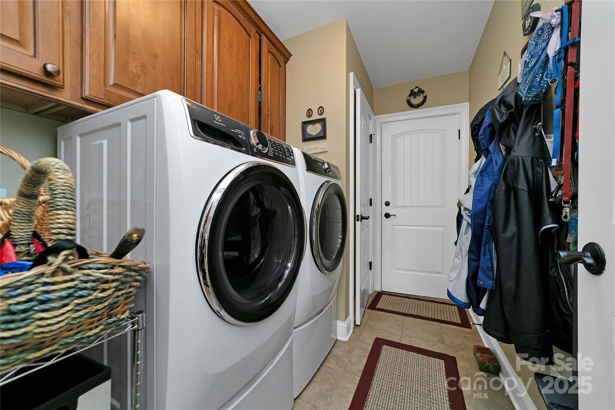 986 Salola Lane L32/u04 Property Photo 28