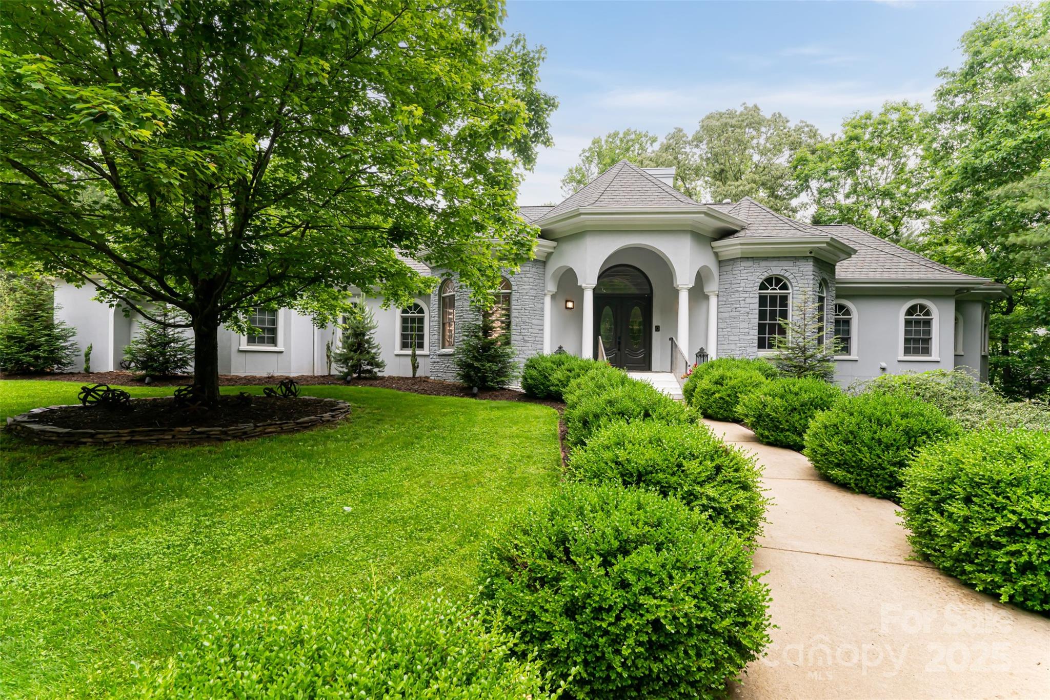 18 Cedar Hill Drive Property Photo 2