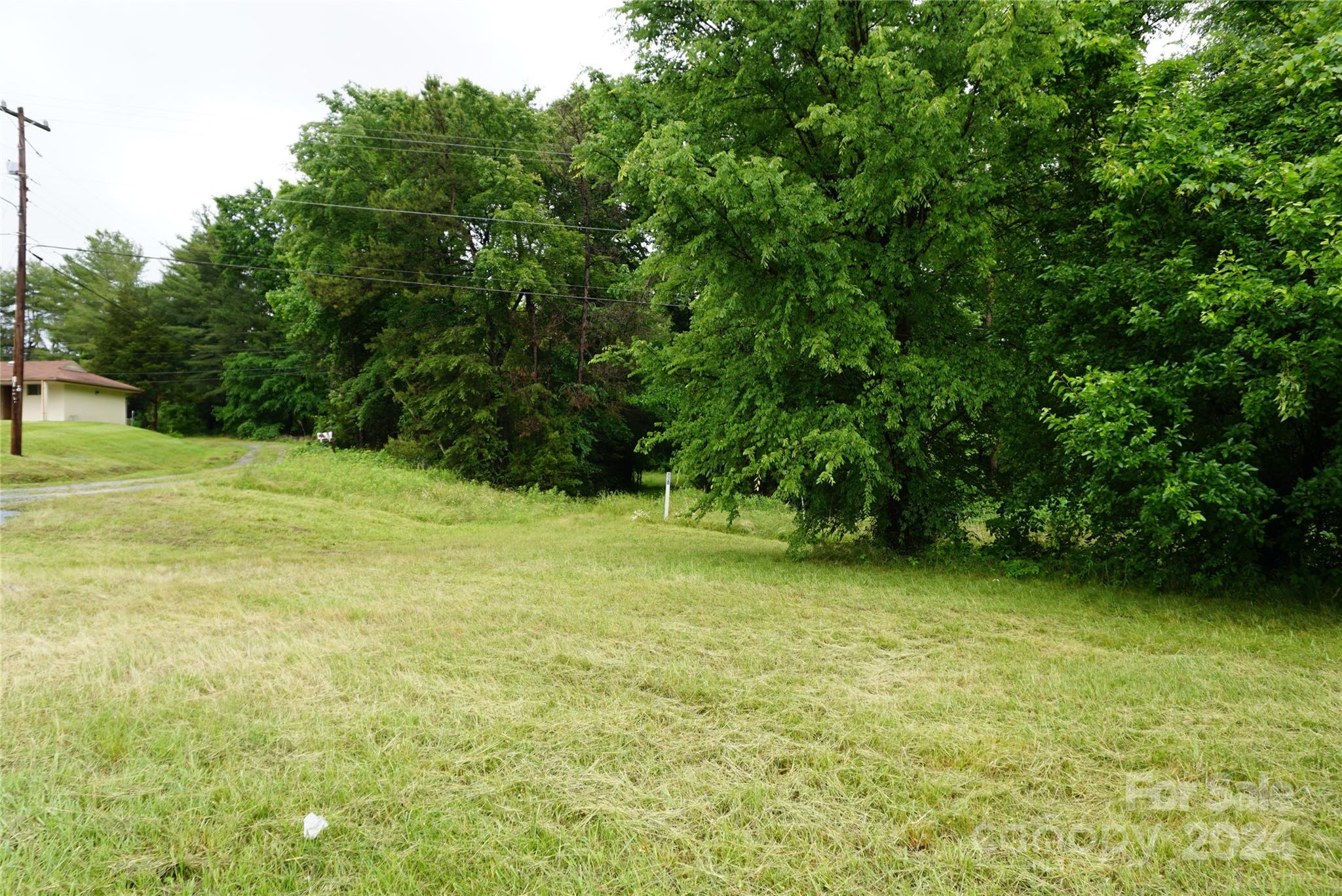 253 N Urban Street Property Photo 5