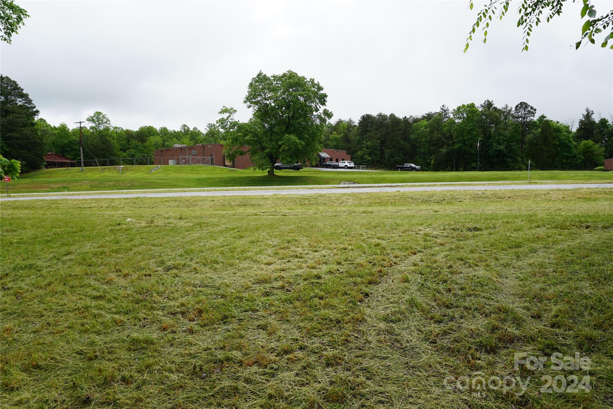 253 N Urban Street Property Photo 10