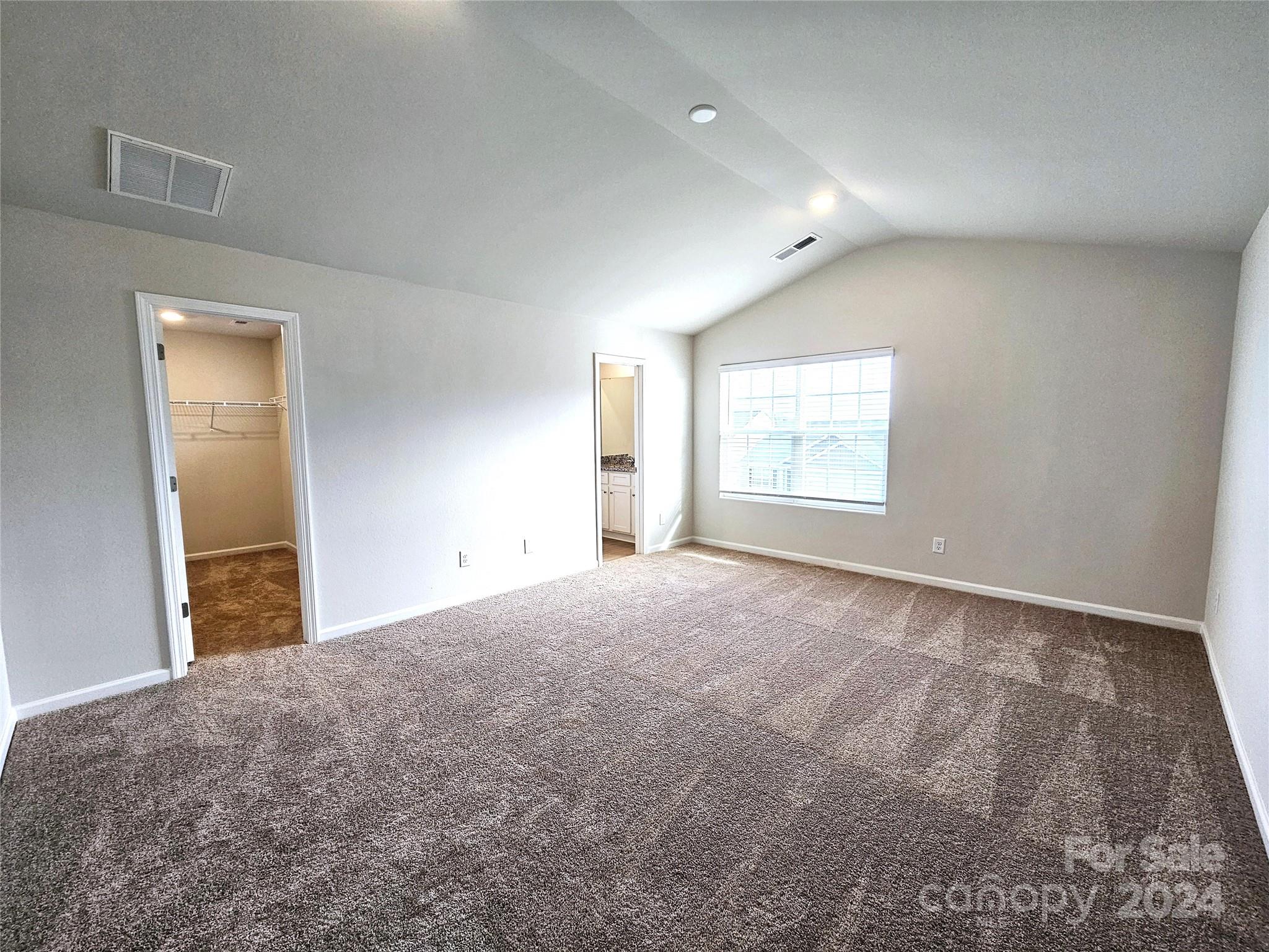 414 Apex Circle Property Photo 3
