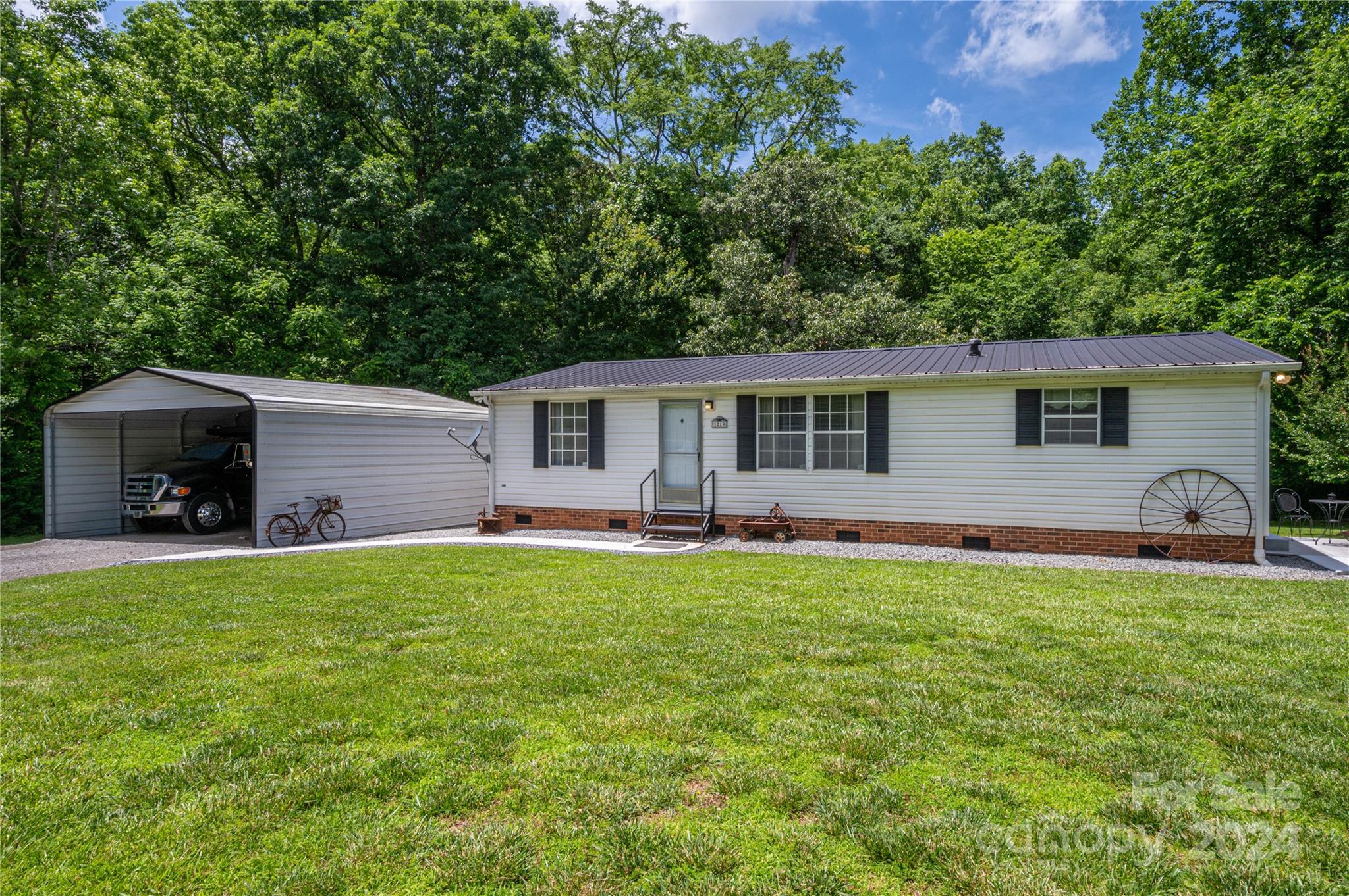 1219 Neely Smith Lane Property Photo 3