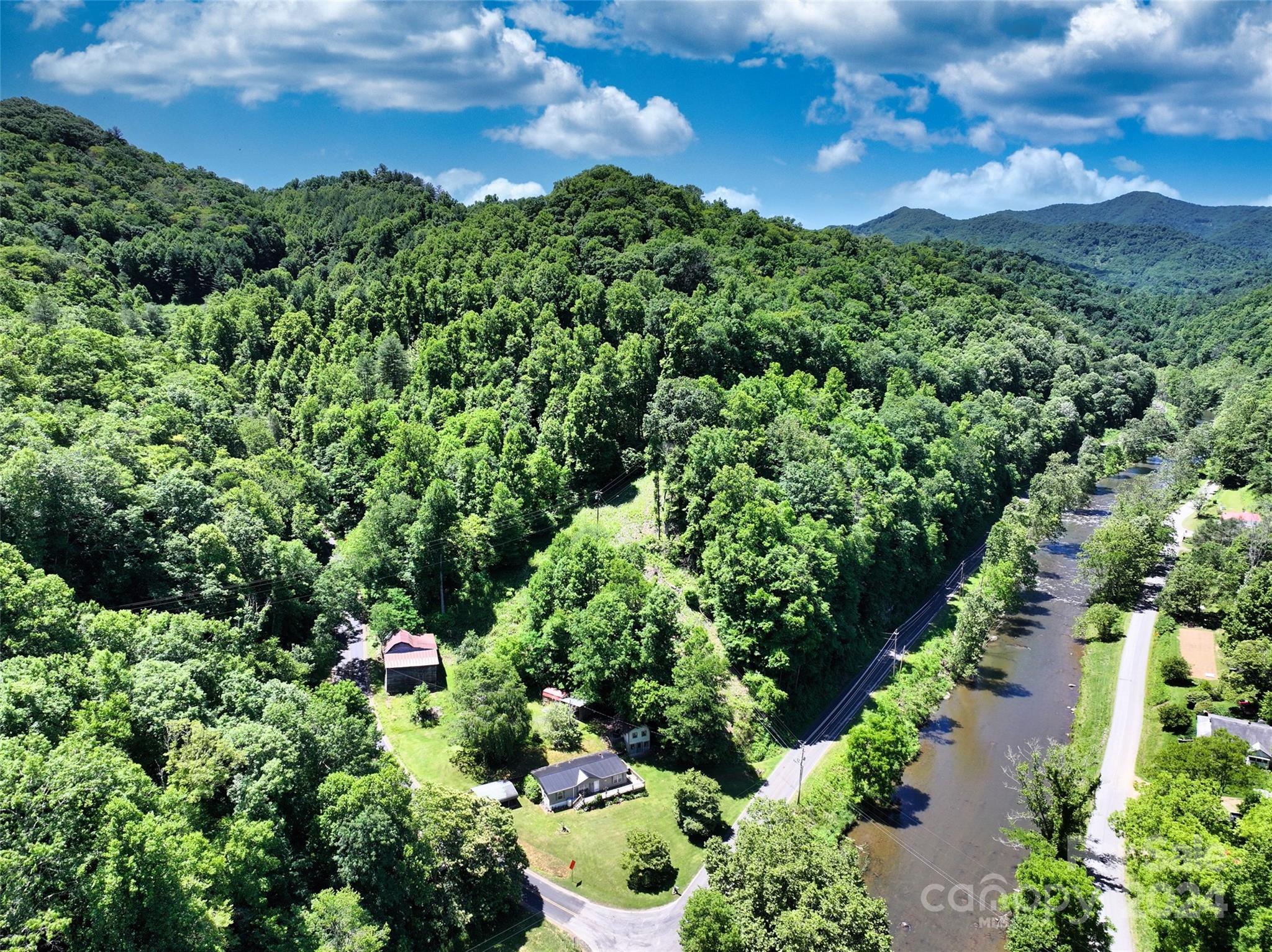 3065 Piney Hill Road Property Photo 1