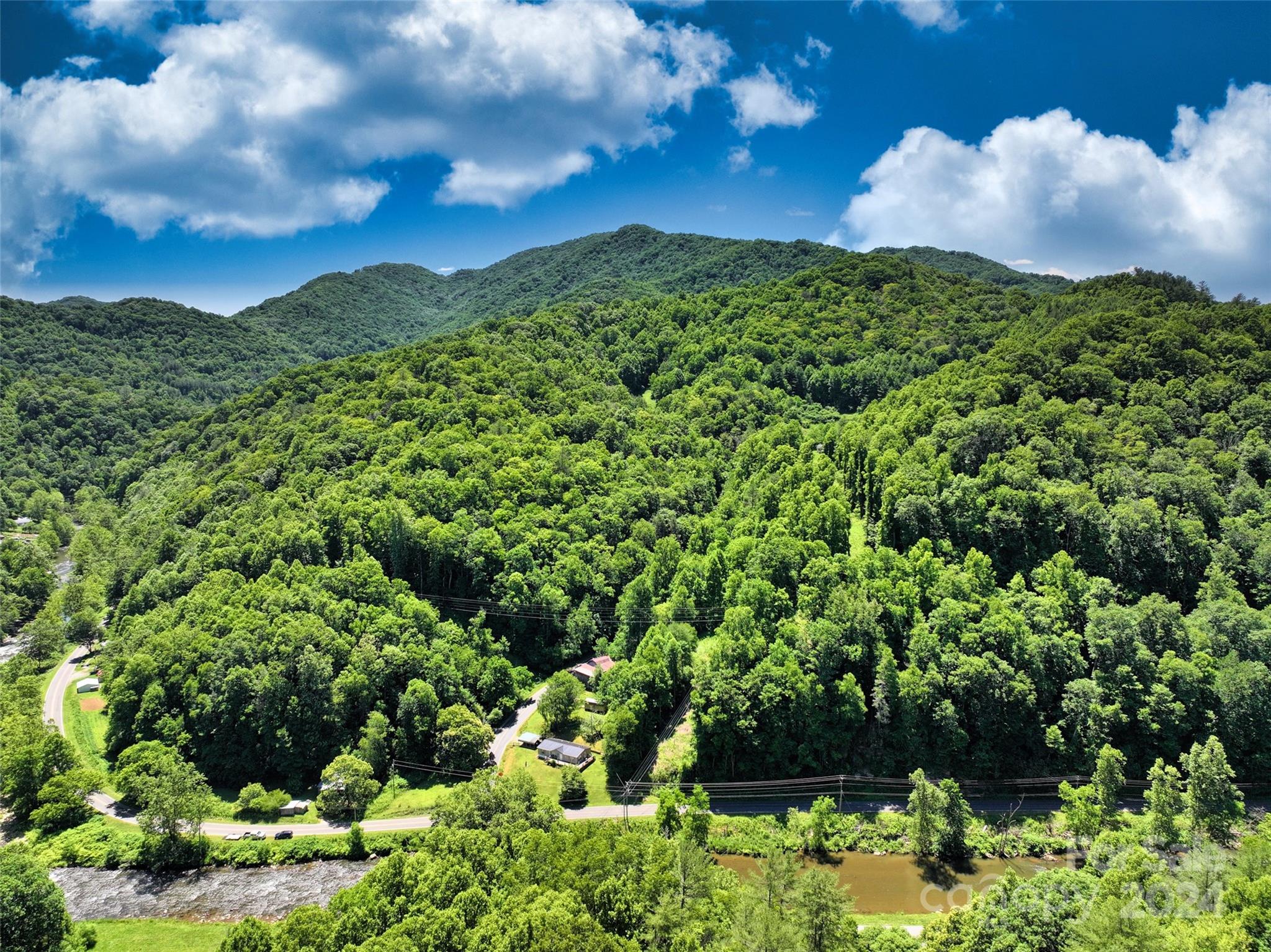 3065 Piney Hill Road Property Photo 4