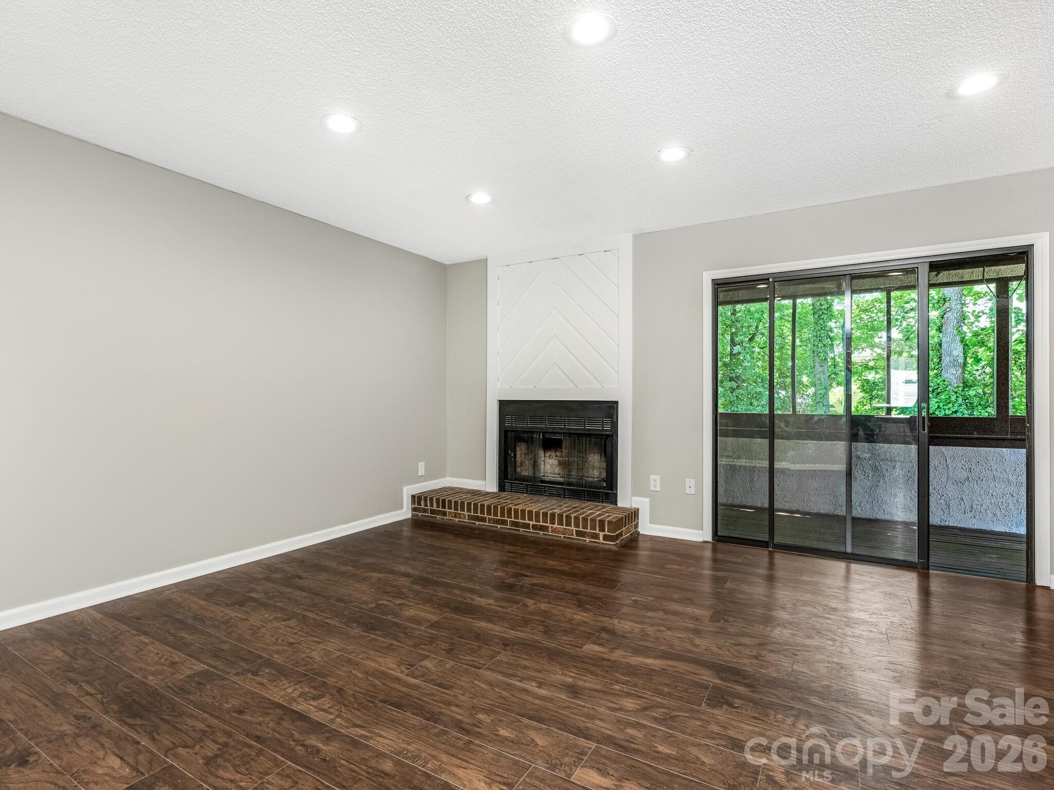 7378 Winery Lane Property Photo 4