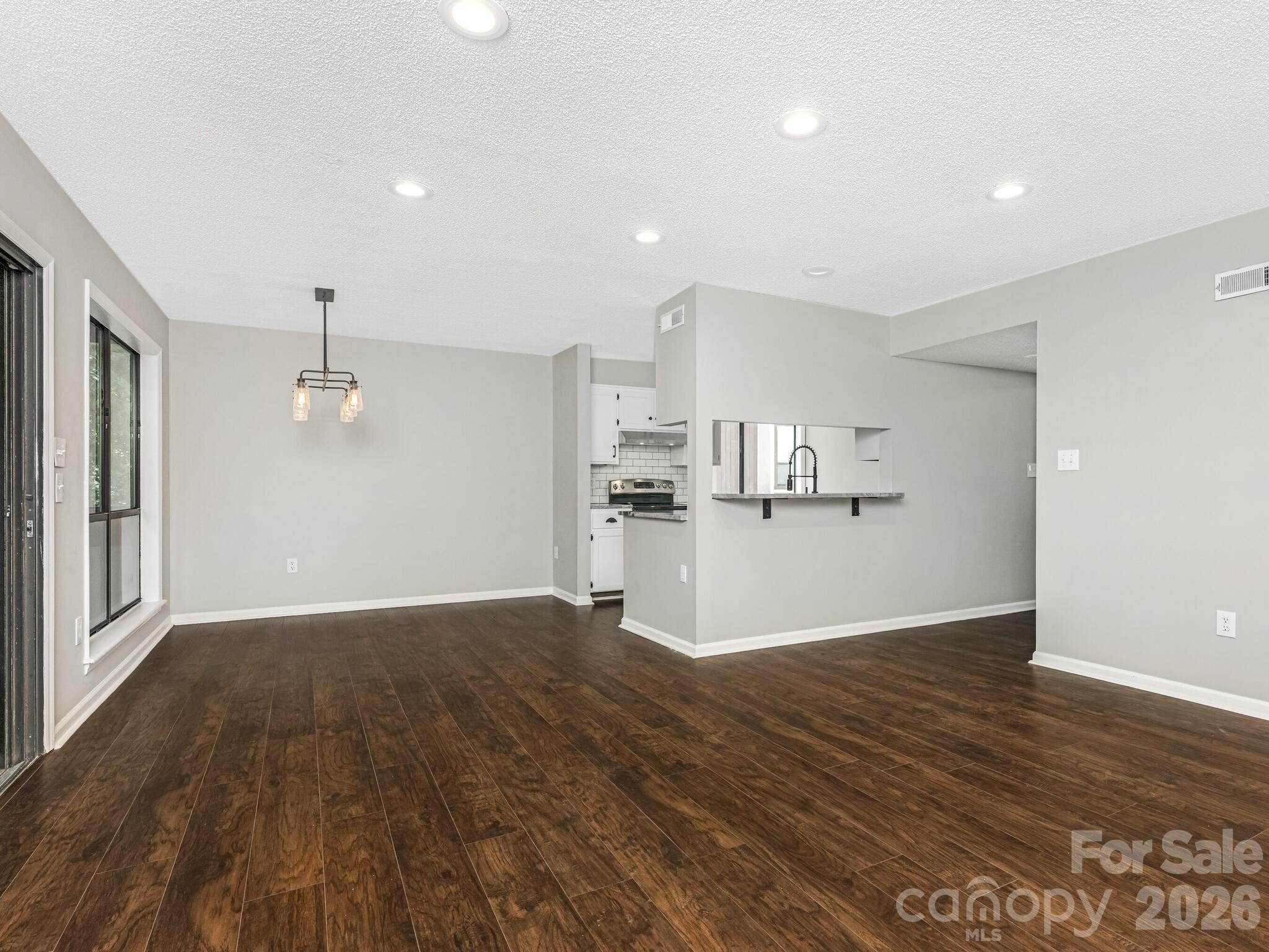 7378 Winery Lane Property Photo 9