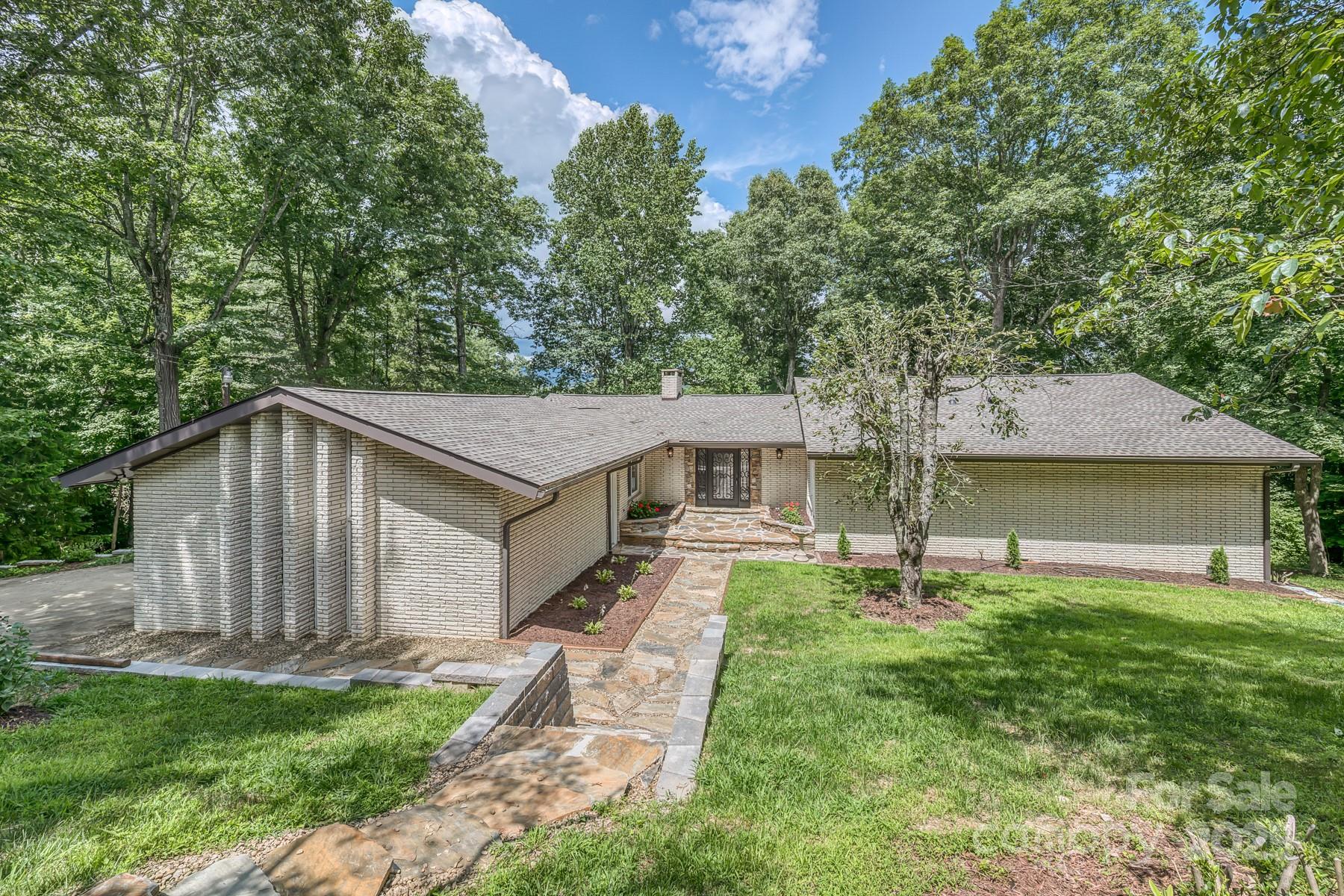 294 Martha Drive Property Photo 1
