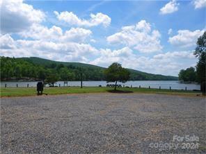 238 Potters Landing Property Photo 8
