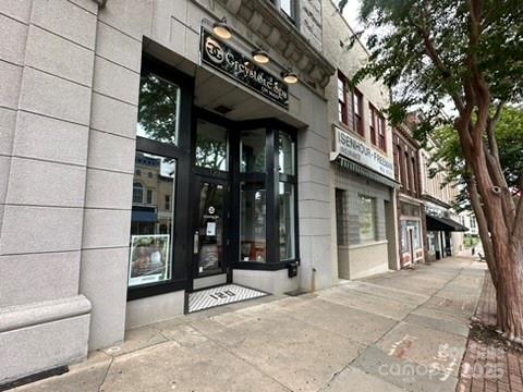 122 N Main Street Property Photo 4