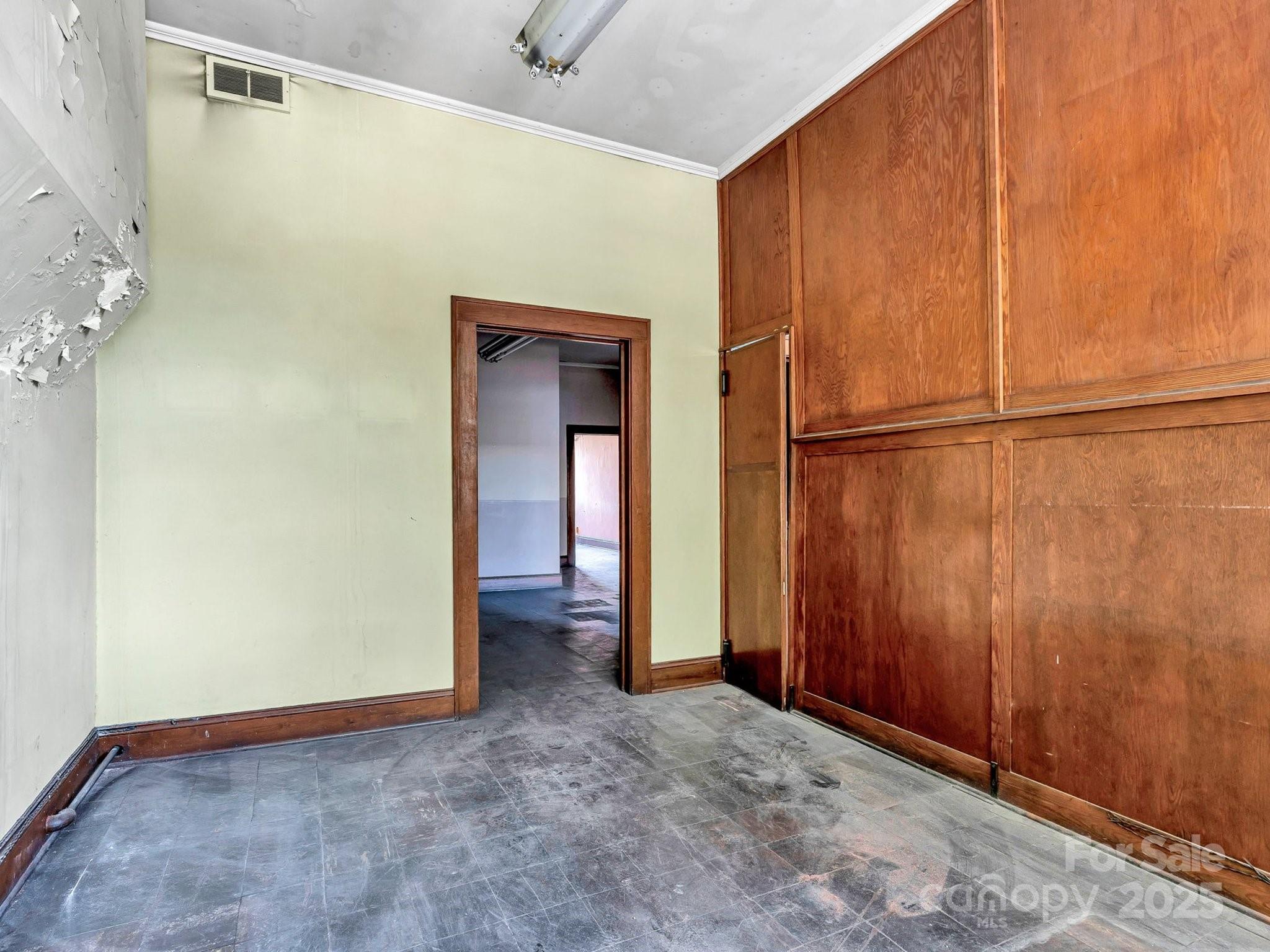 122 N Main Street Property Photo 44