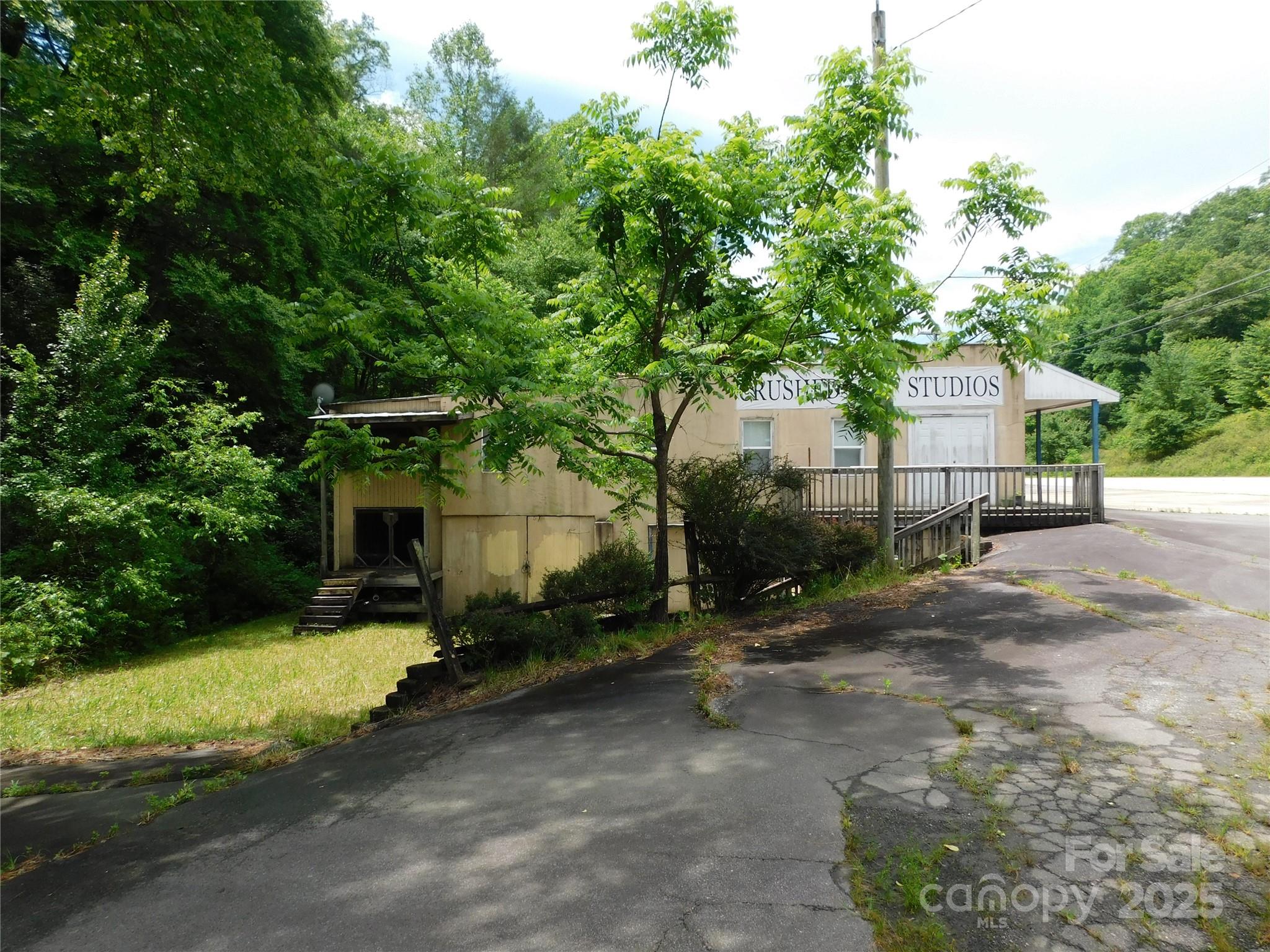 7320 Asheville Highway Property Photo 1