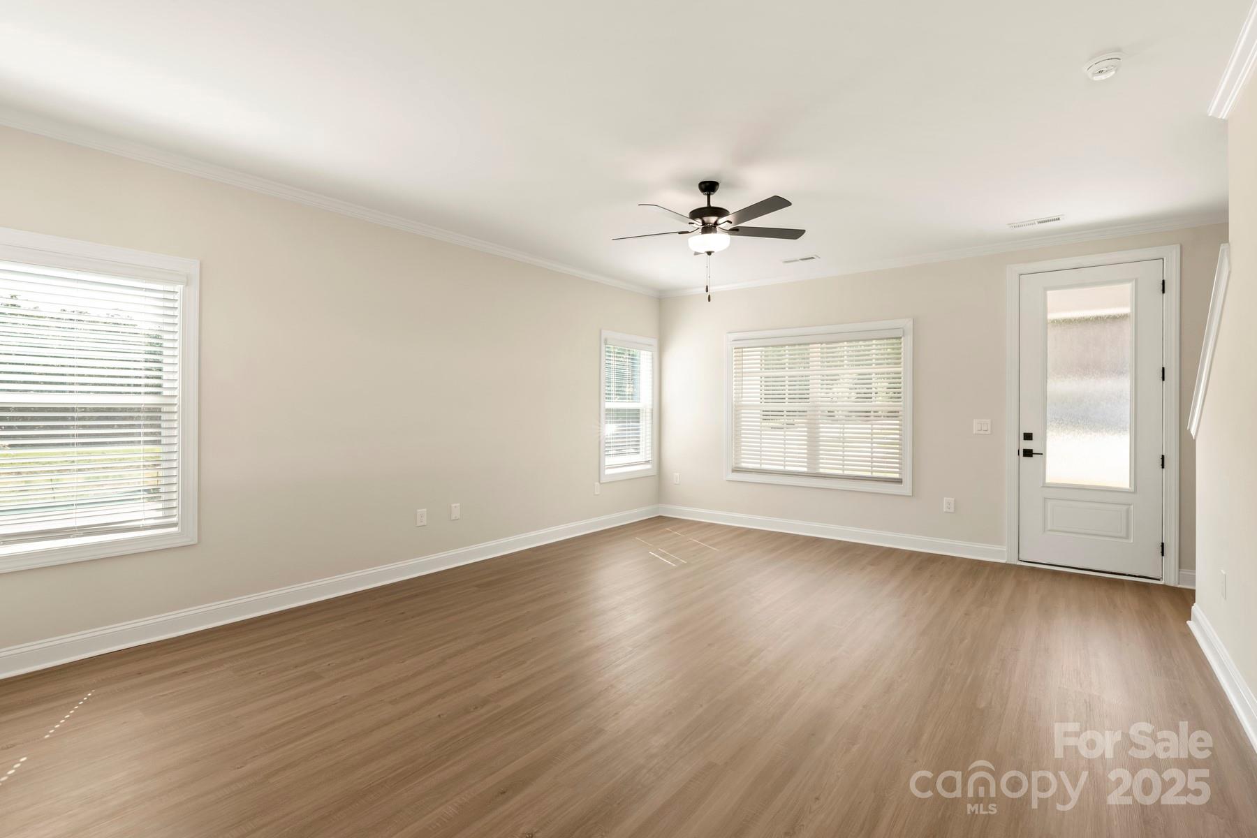 126 Brixham Loop Property Photo 5