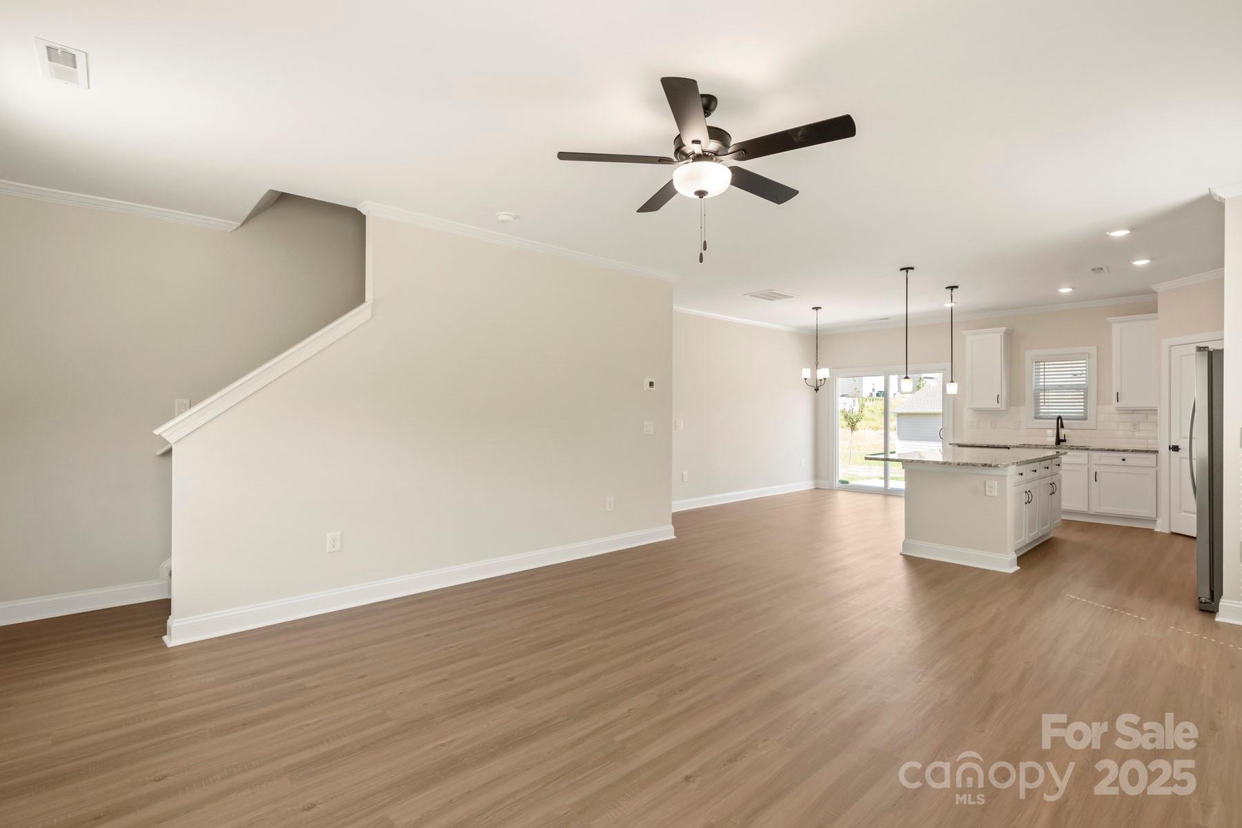 126 Brixham Loop Property Photo 6