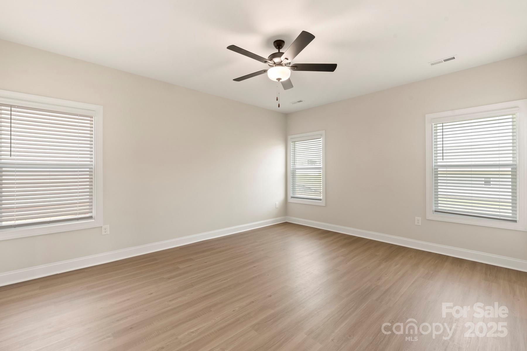 126 Brixham Loop Property Photo 15