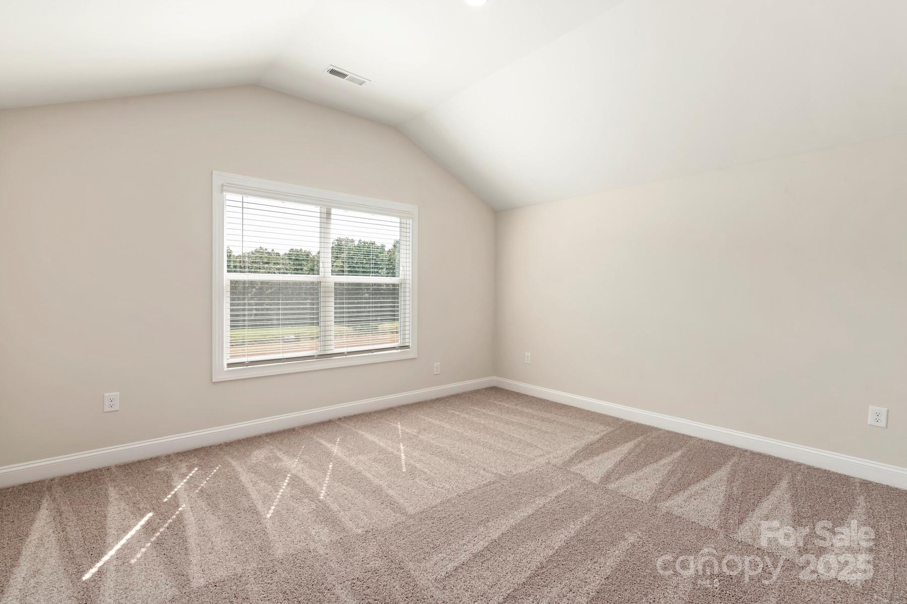 126 Brixham Loop Property Photo 18