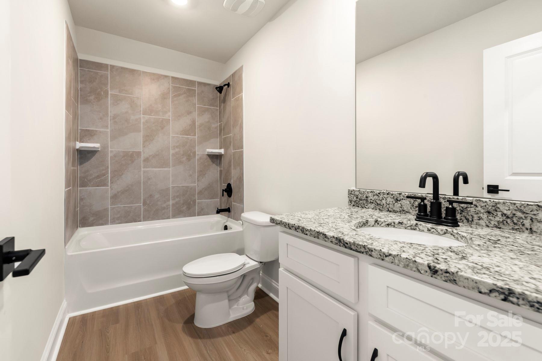 126 Brixham Loop Property Photo 20