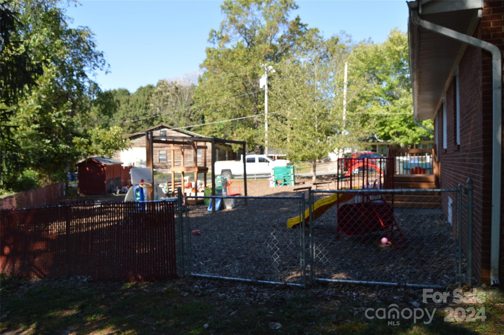 437 Hillcrest Road Property Photo 11