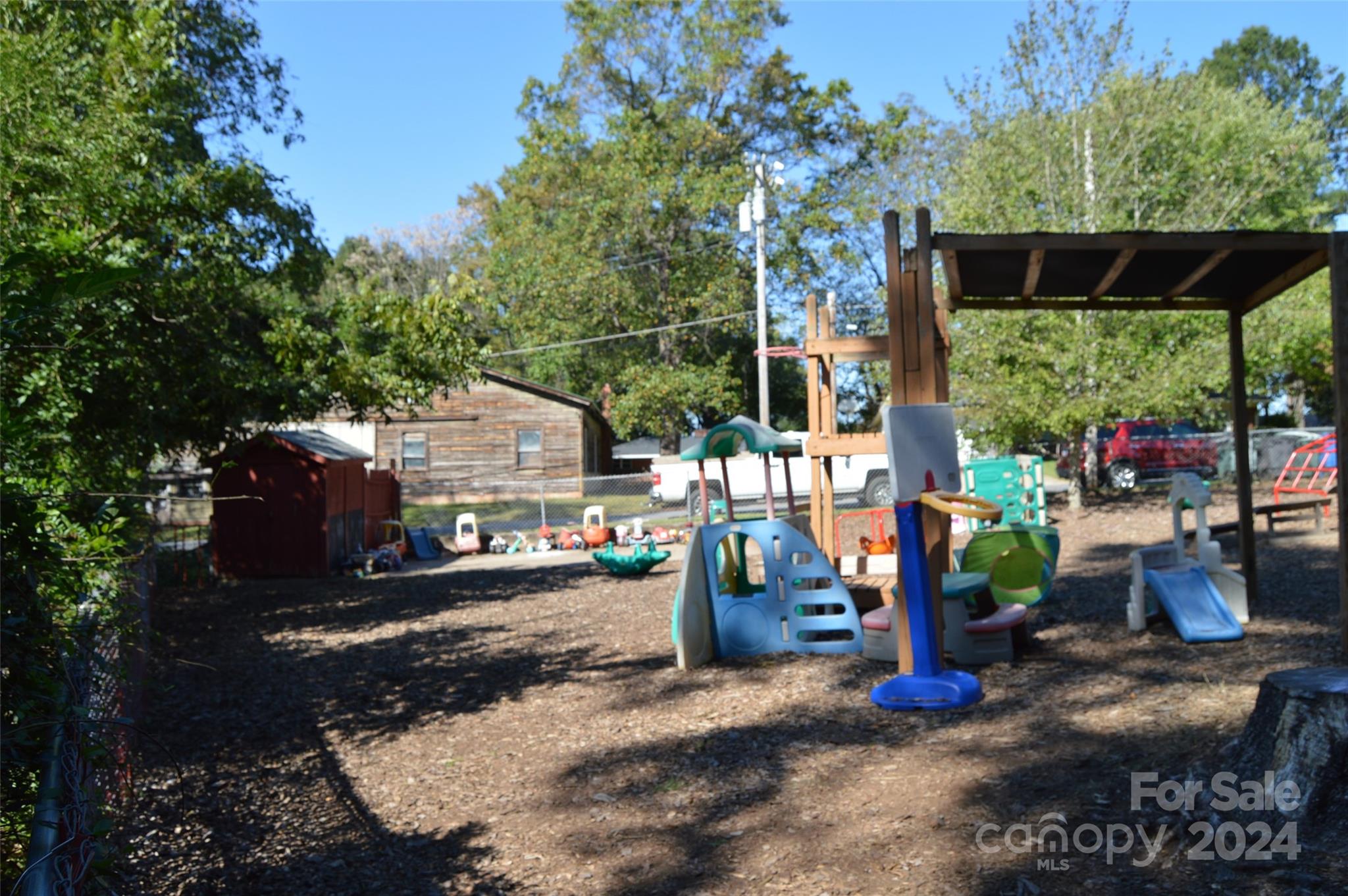 437 Hillcrest Road Property Photo 12