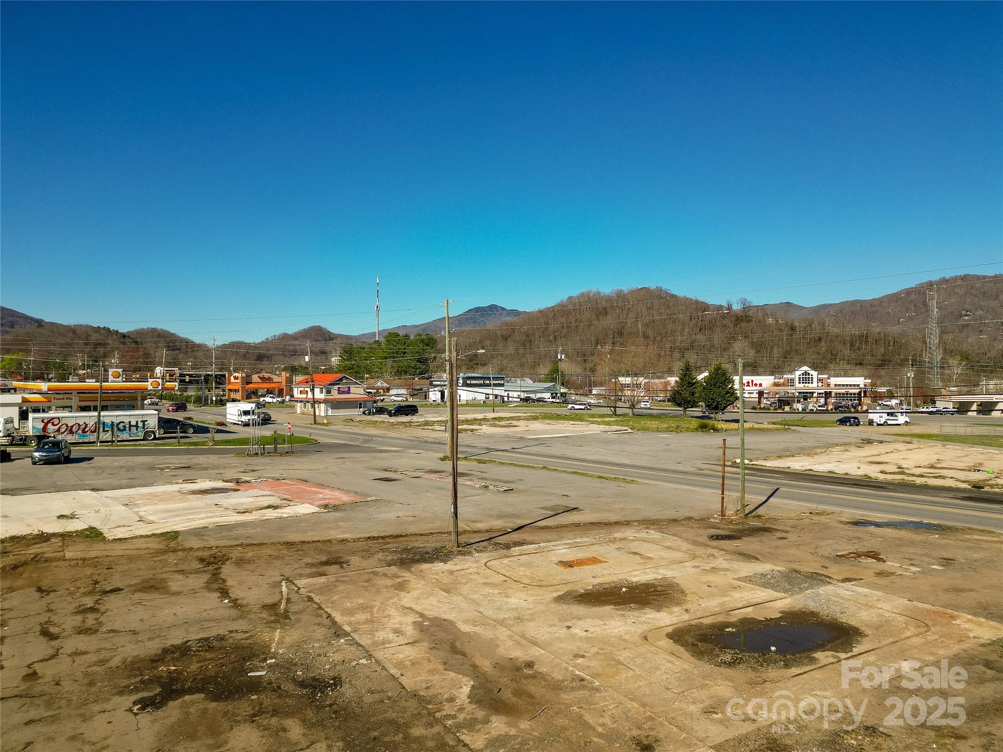 1727 S Main Street Property Photo 11