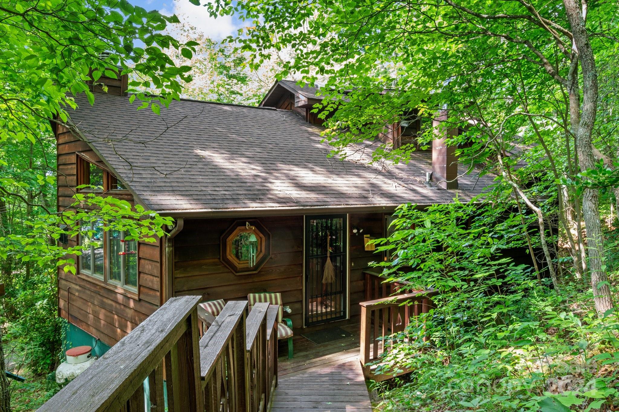 99 Skyline Drive Property Photo 1