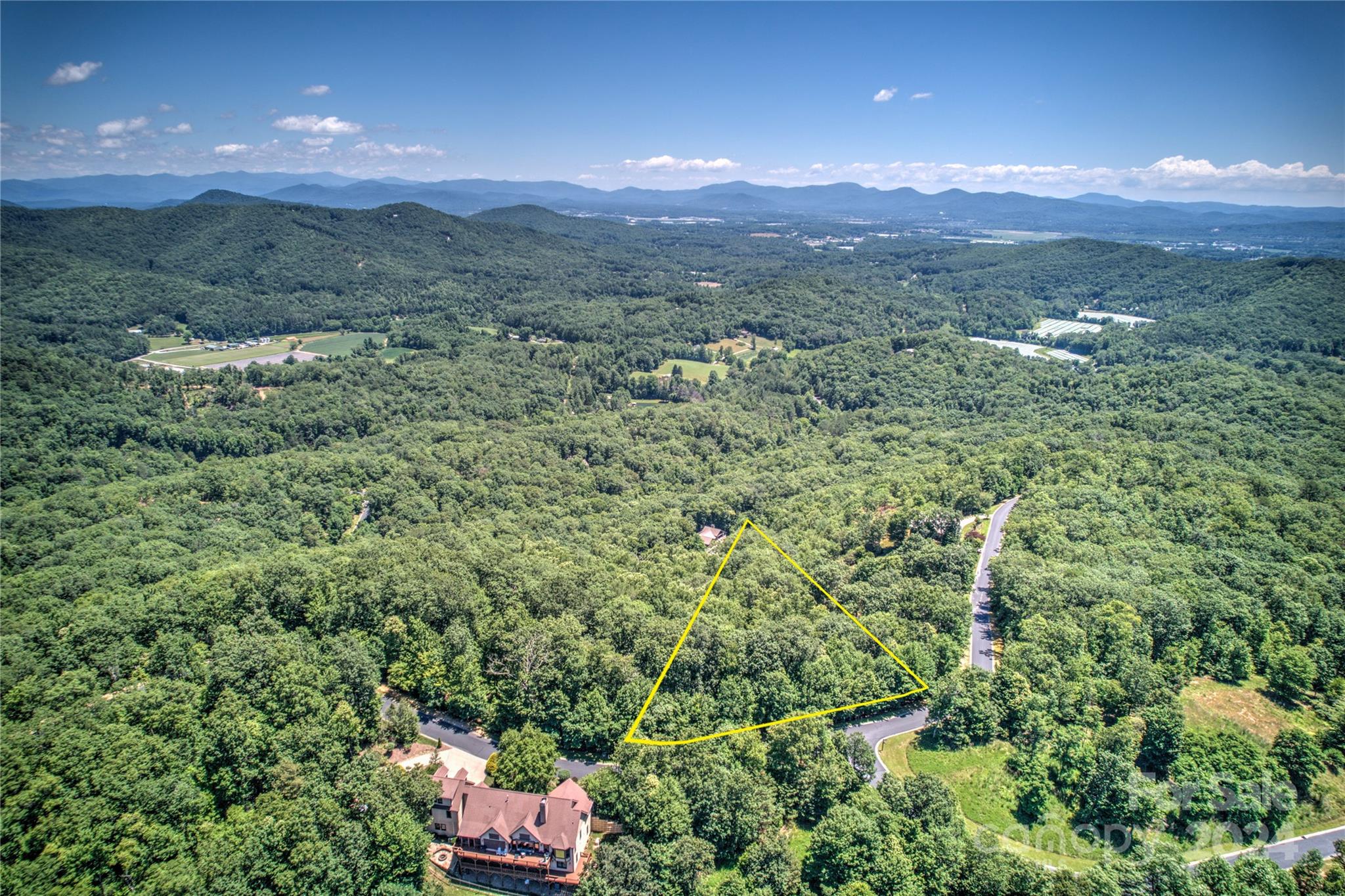 1018 Mills River Way Property Photo 4