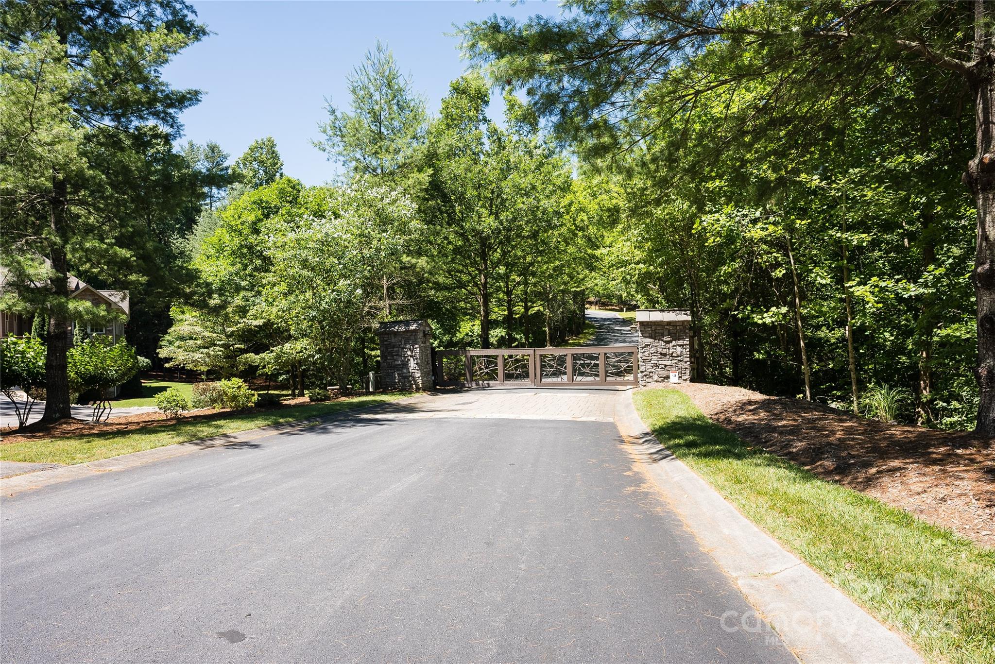 567 Shining Rock Path Property Photo 5