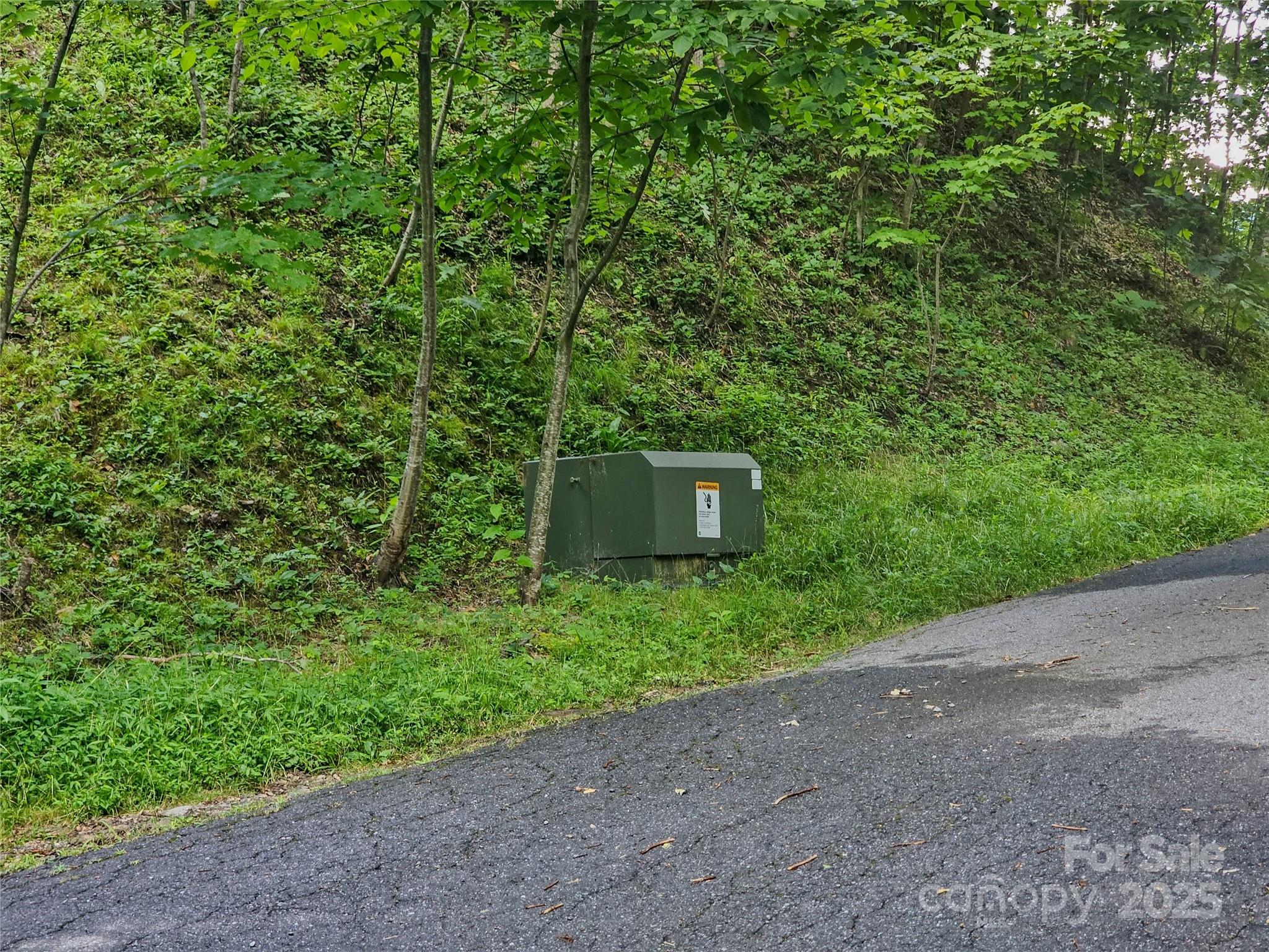 000 Windy Hill Drive 8 Property Photo 4