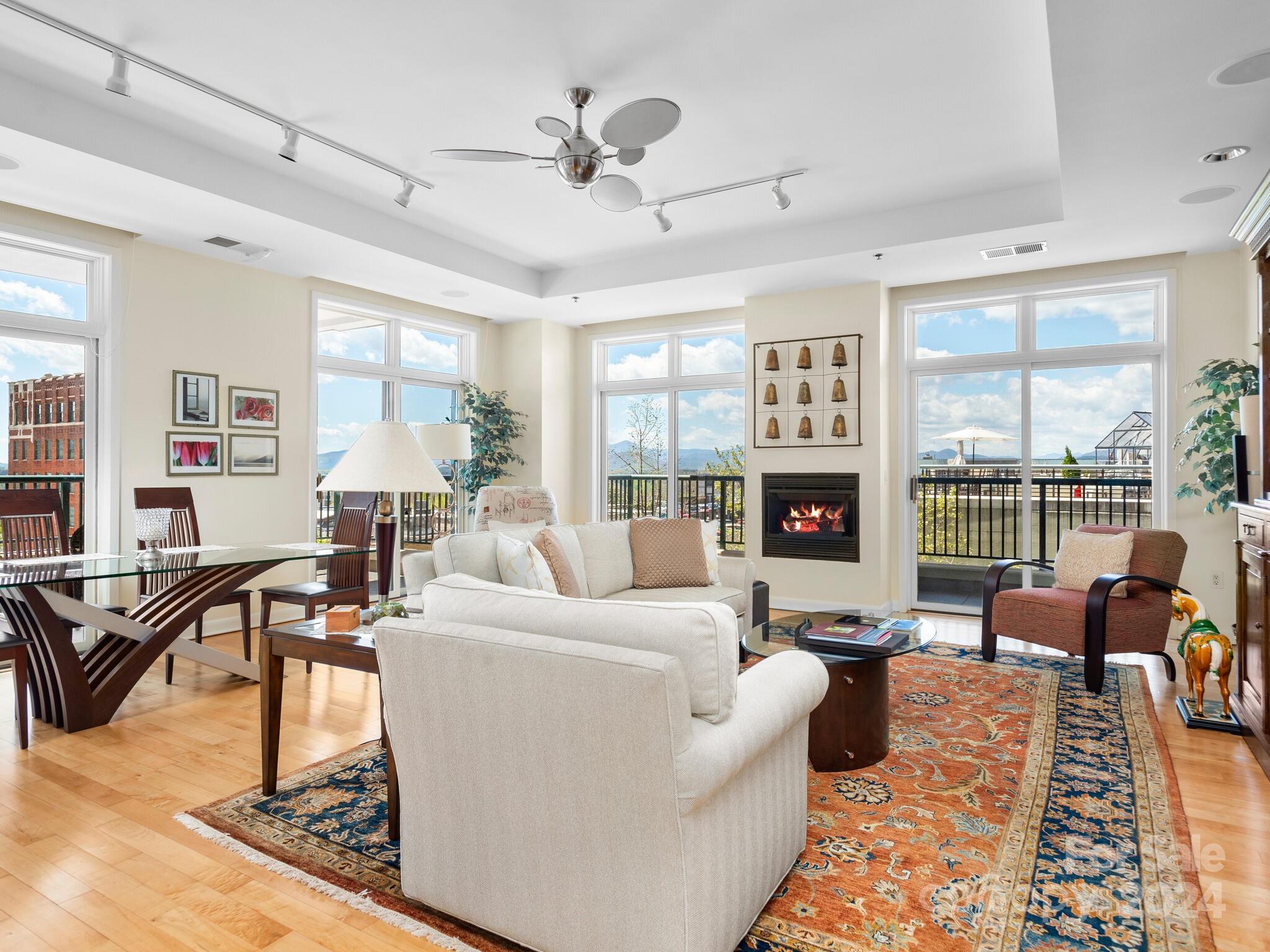 21 Battery Park Avenue 402 Property Photo 4