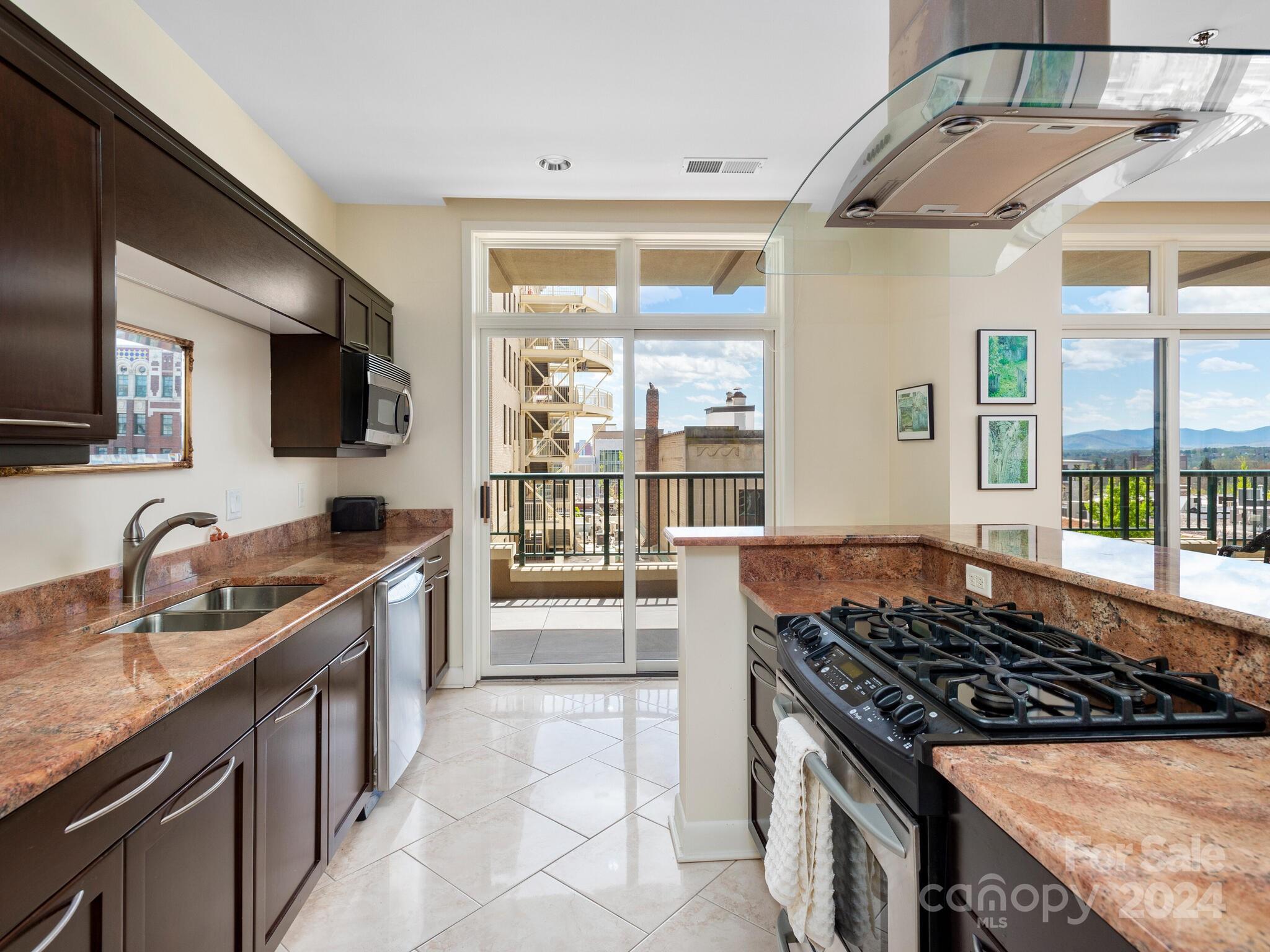 21 Battery Park Avenue 402 Property Photo 8