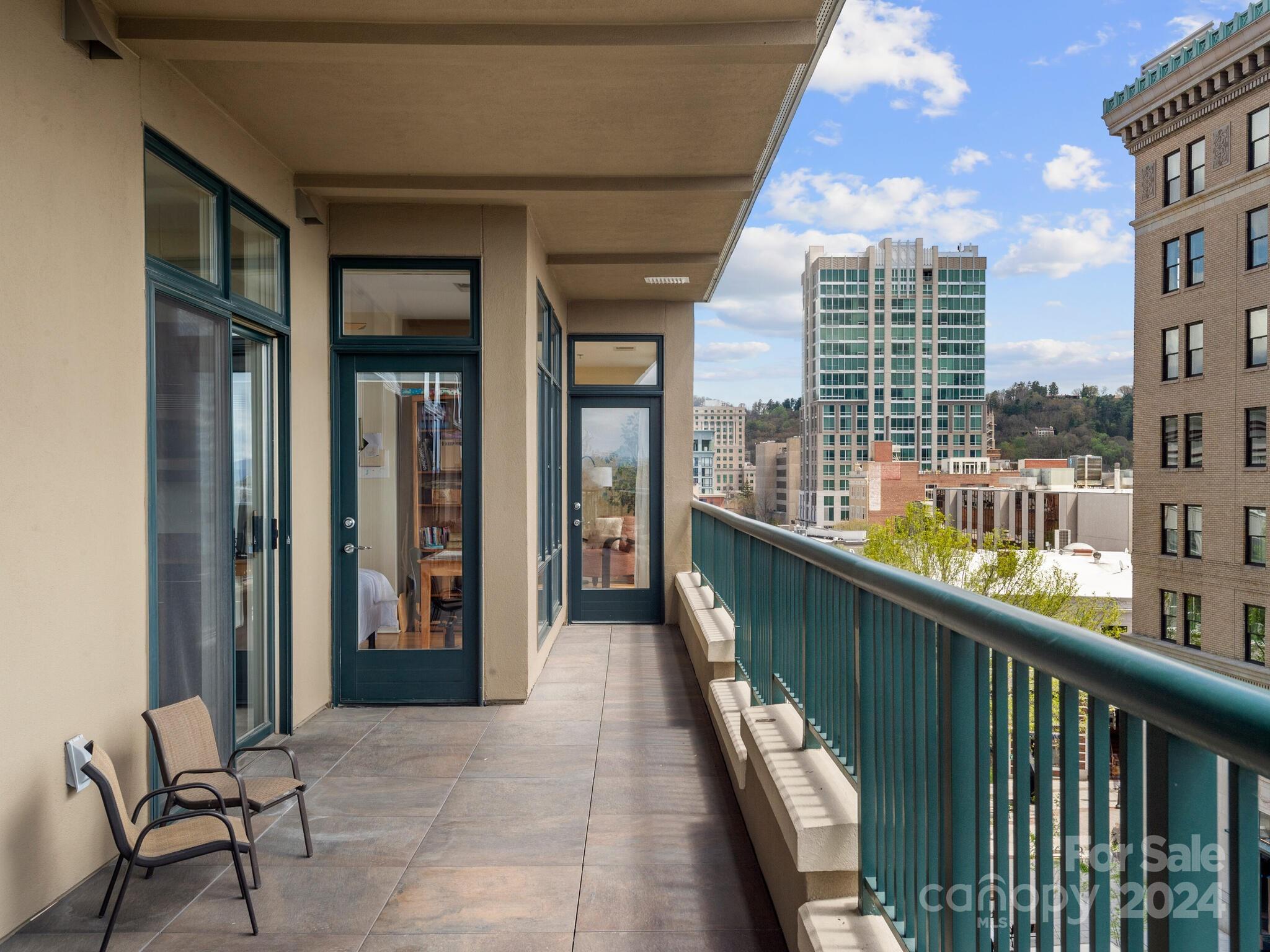 21 Battery Park Avenue 402 Property Photo 14