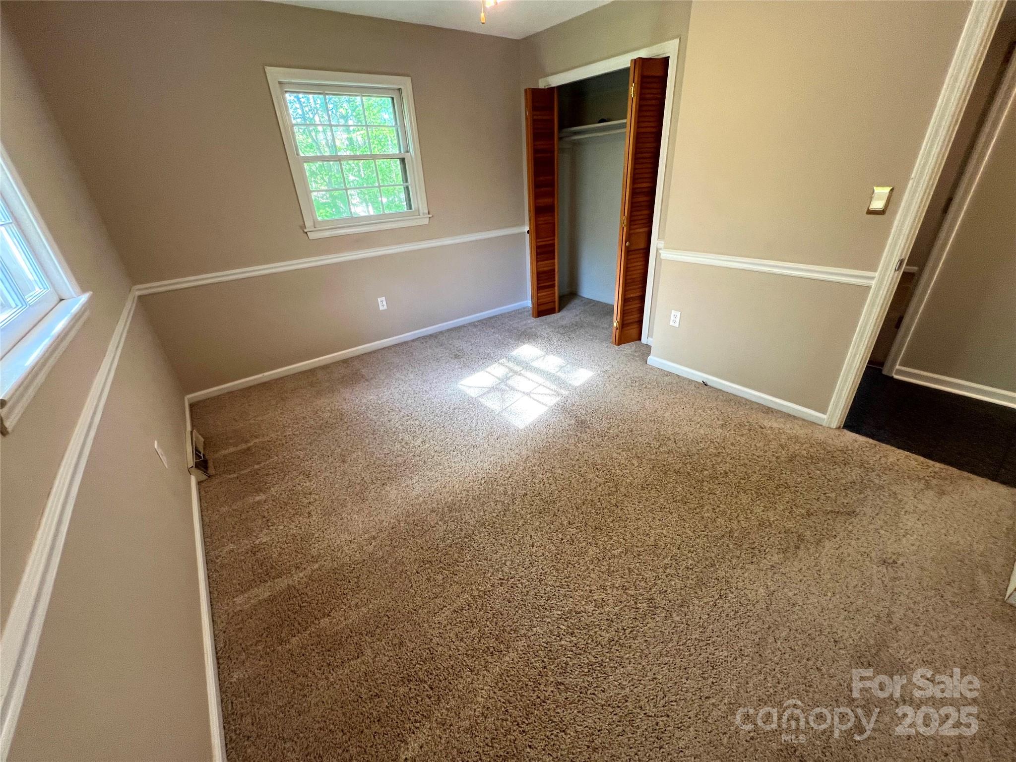1111 S Skyland Drive Property Photo 26