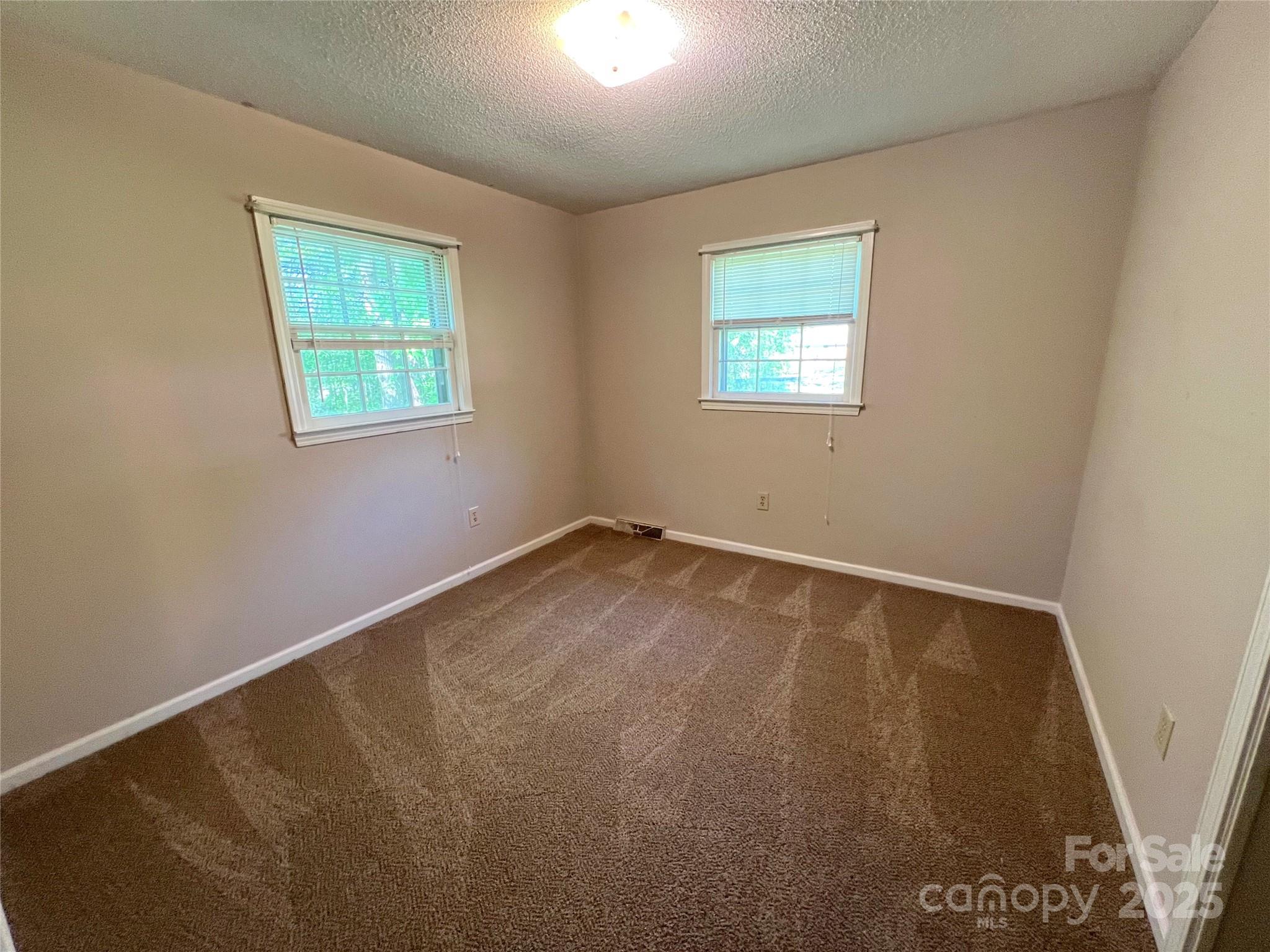 1111 S Skyland Drive Property Photo 28