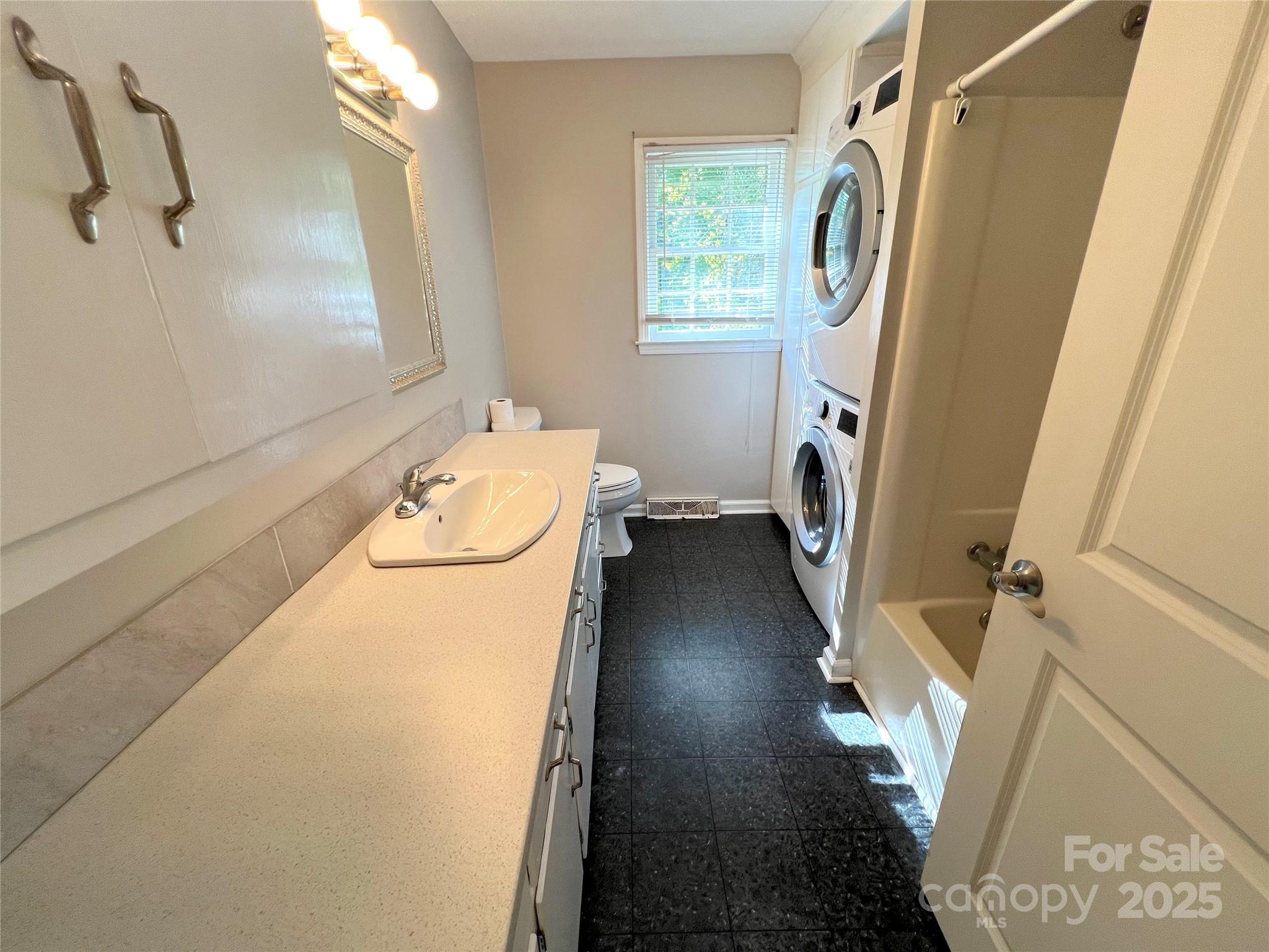 1111 S Skyland Drive Property Photo 32