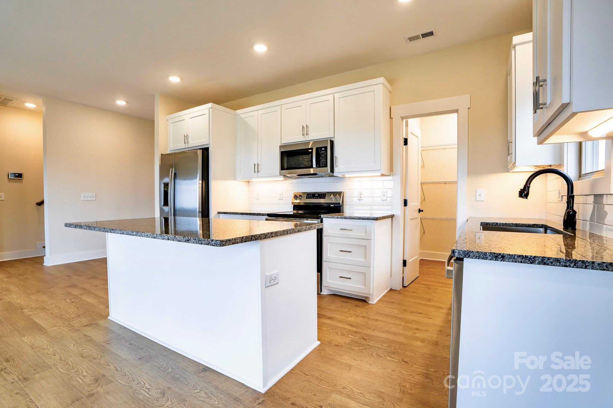 1387 River Club Ridge Property Photo 8