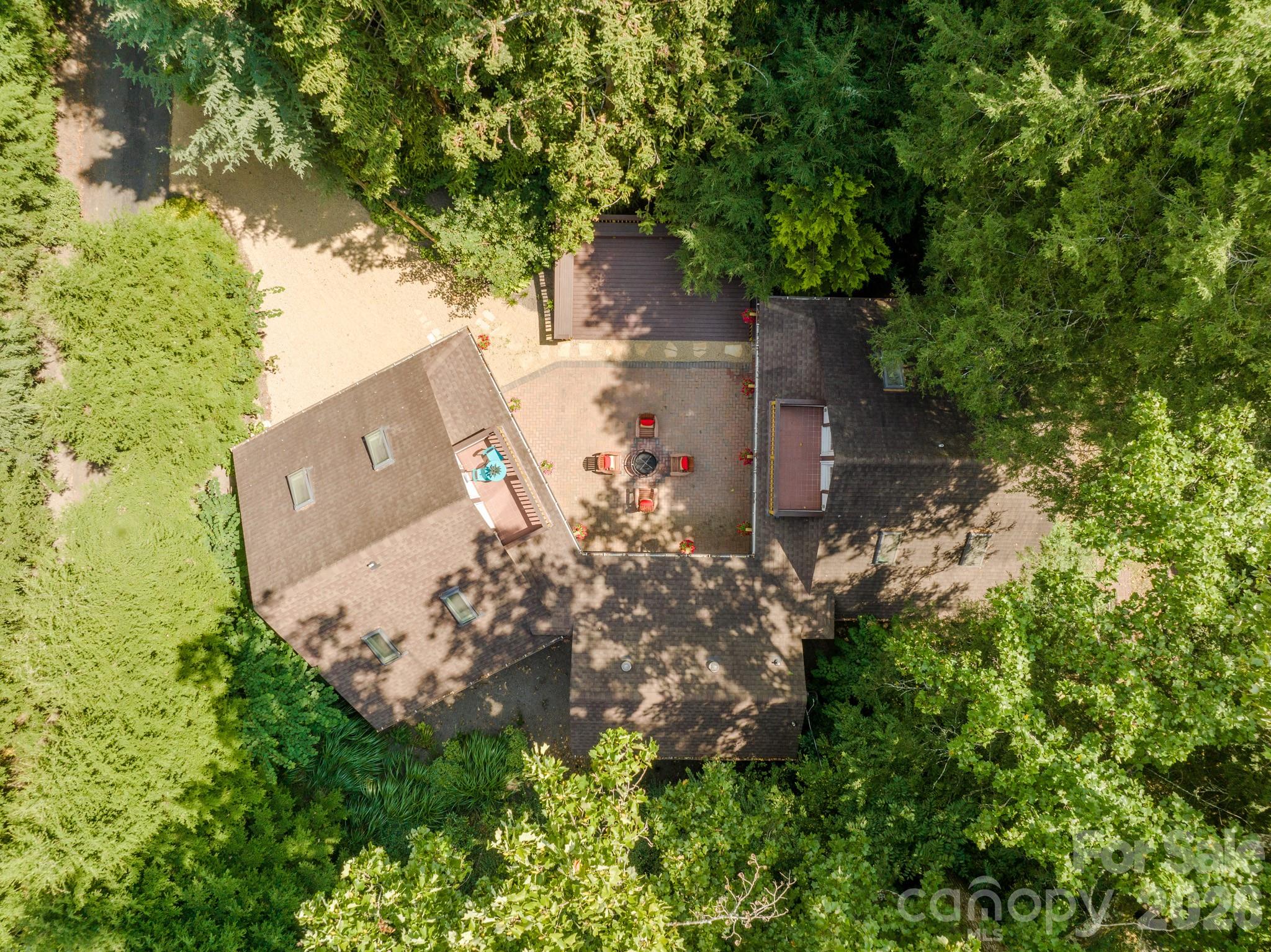 108 Lakewood Drive Property Photo 6