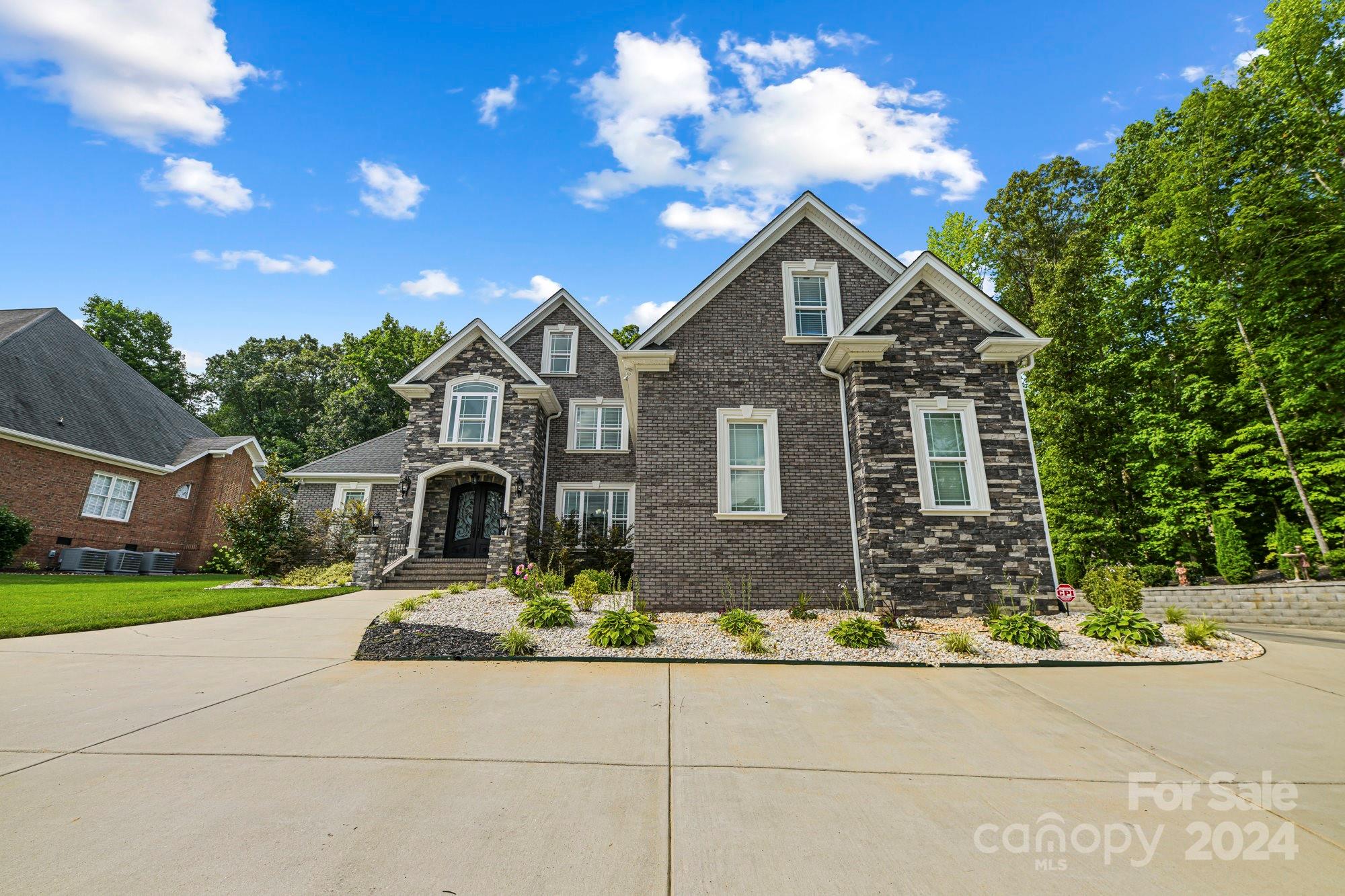 531 Coman Lane Property Photo