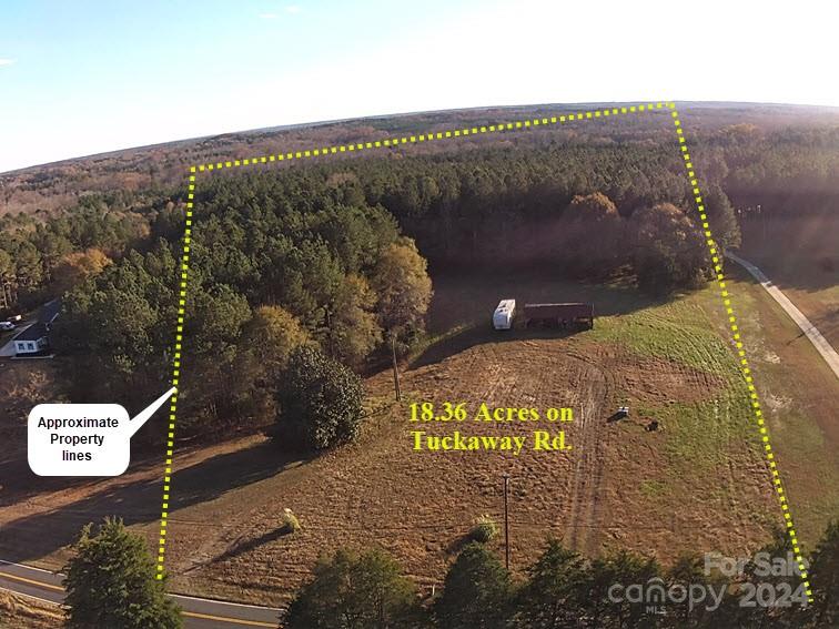 2339 Tuckaway Road Property Photo