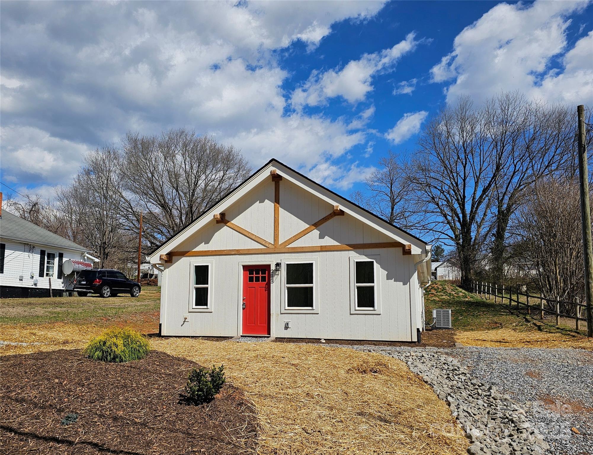 211 Hogan Street Property Photo